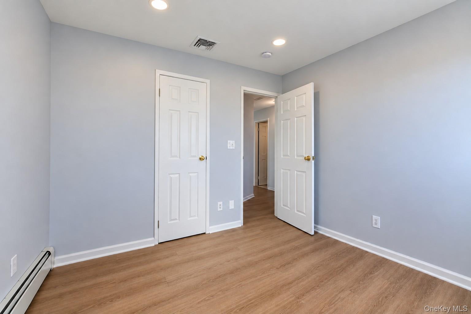 925 S Long Beach Avenue Property Photo 11