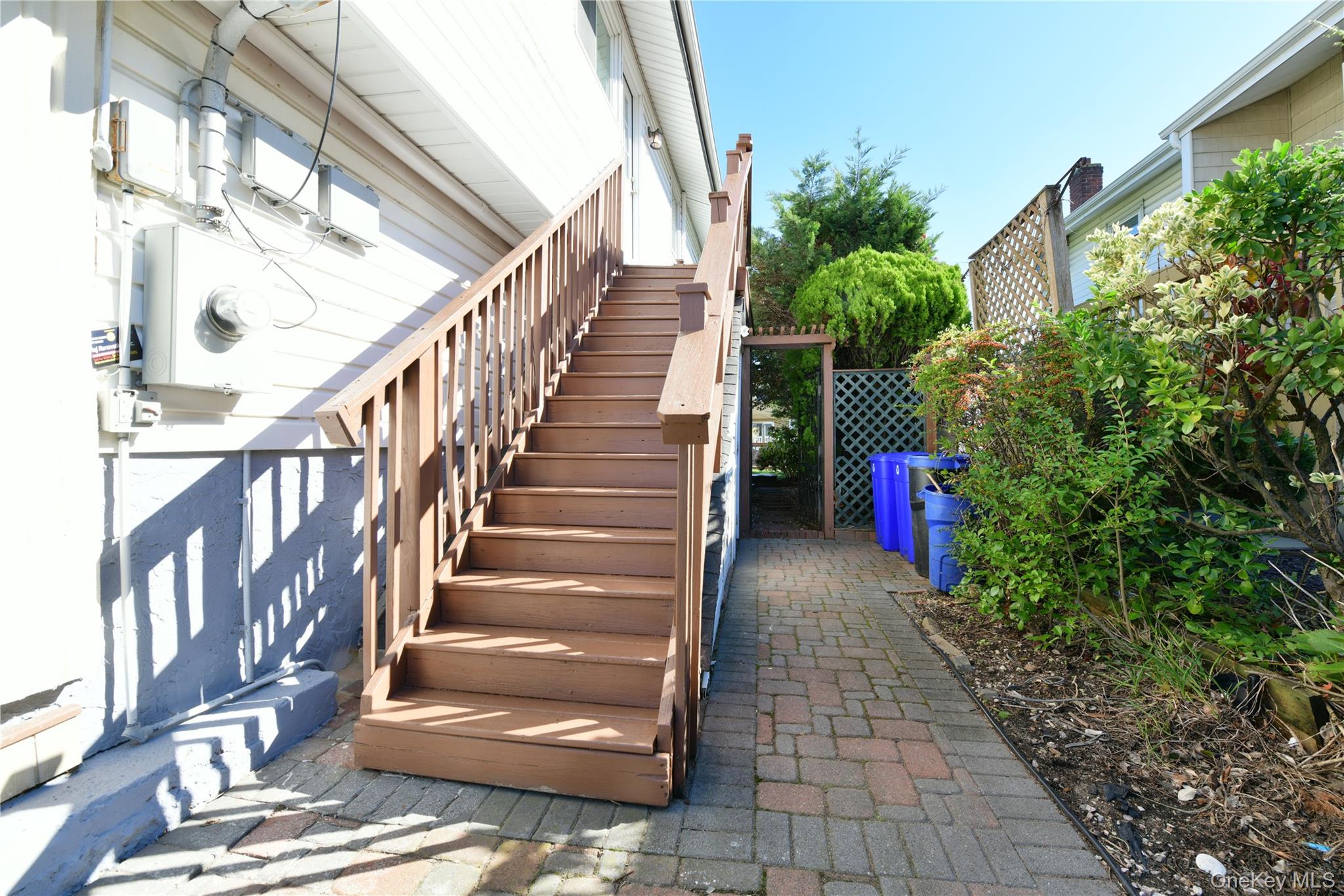 925 S Long Beach Avenue Property Photo 30