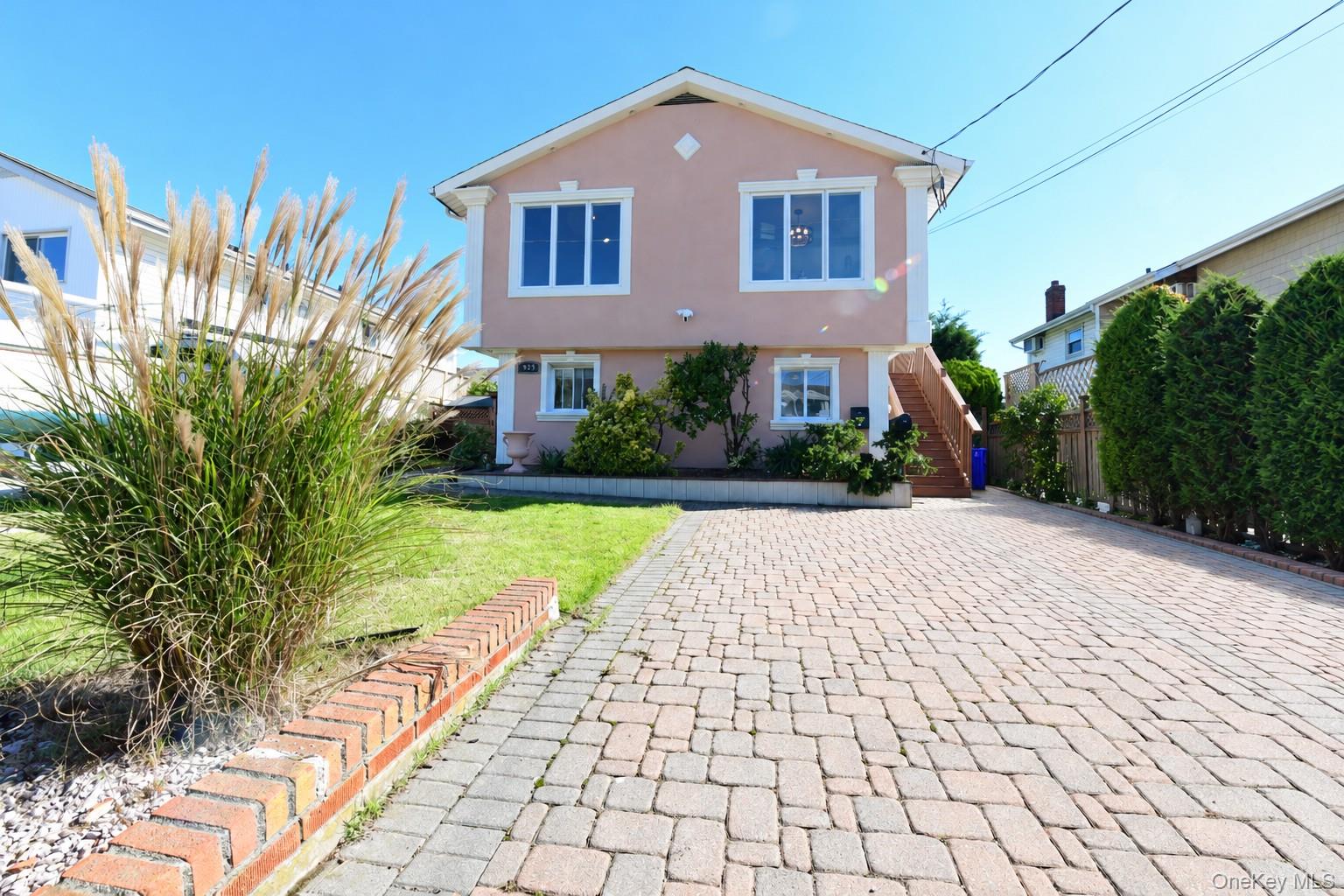 925 S Long Beach Avenue Property Photo 36