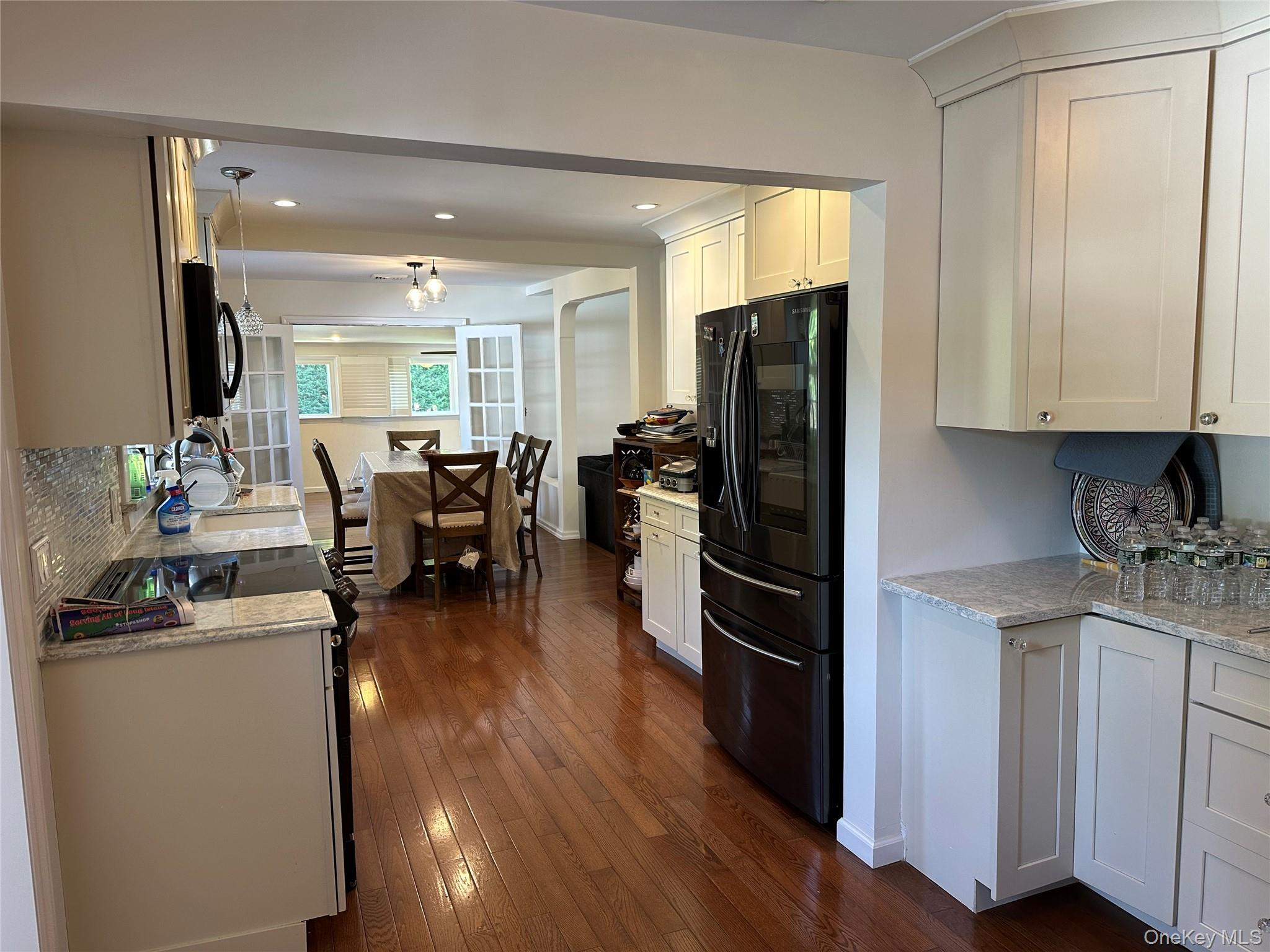 1385 Gardiner Drive Property Photo 1