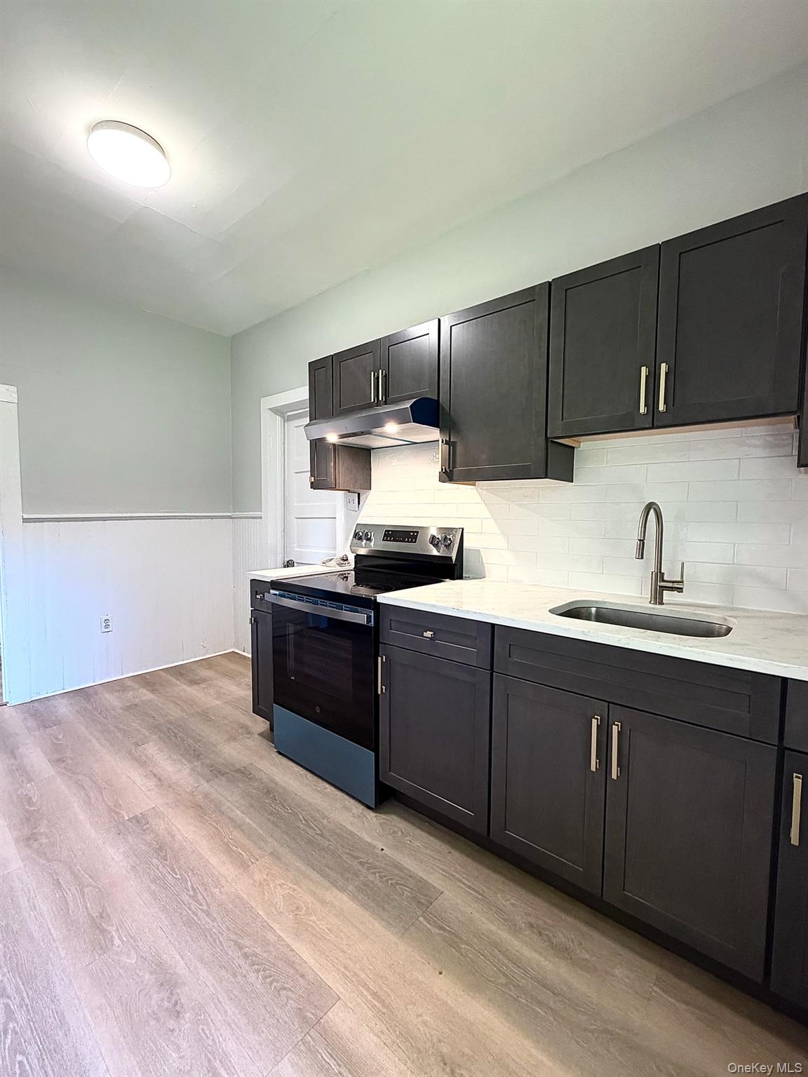 10 River Street Property Photo 1