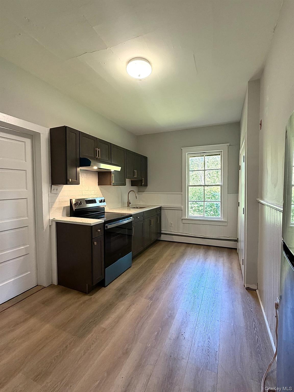 10 River Street Property Photo 2