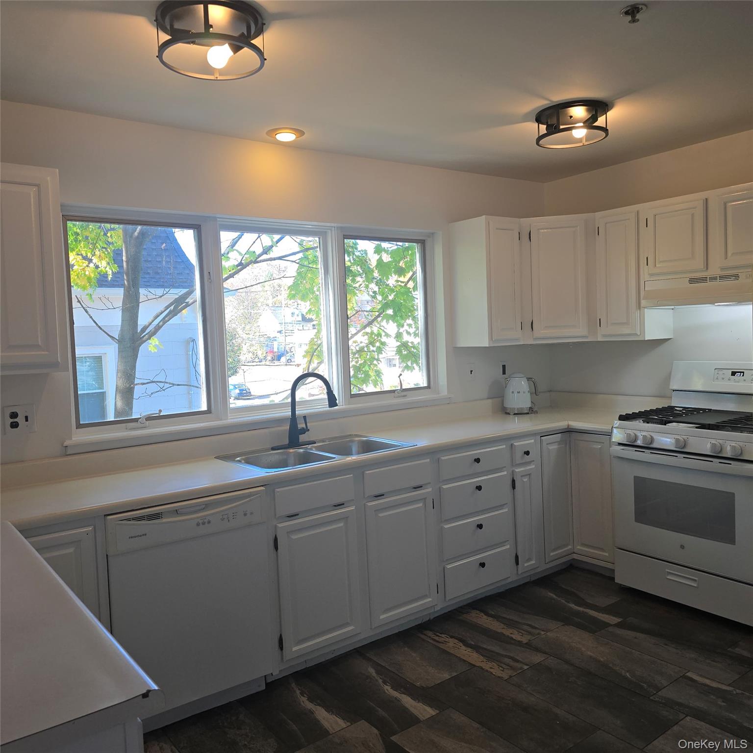 225 High Avenue Property Photo 5