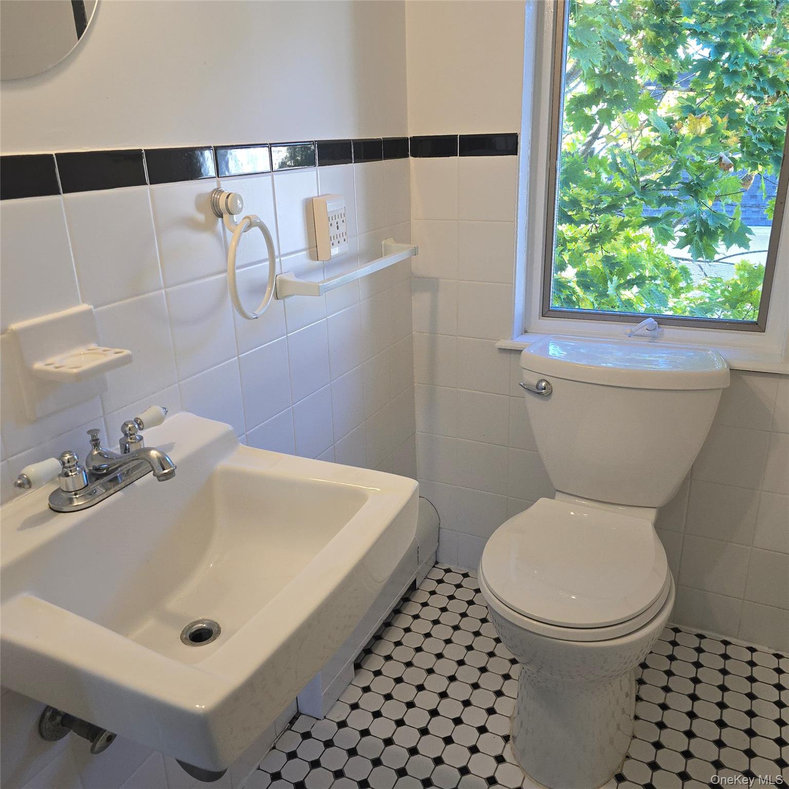 225 High Avenue Property Photo 26