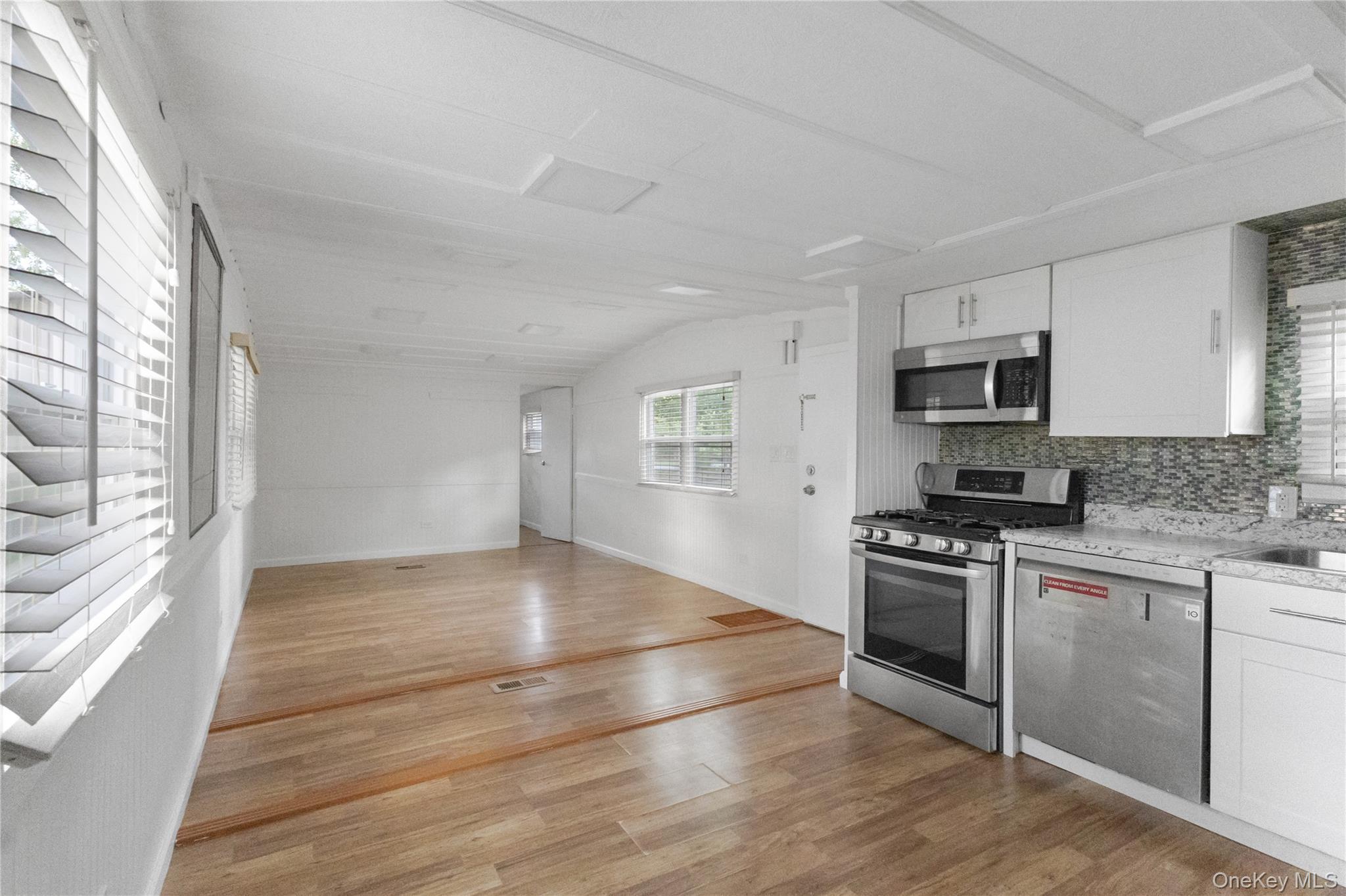 525 Riverleigh Avenue 35 Property Photo 2