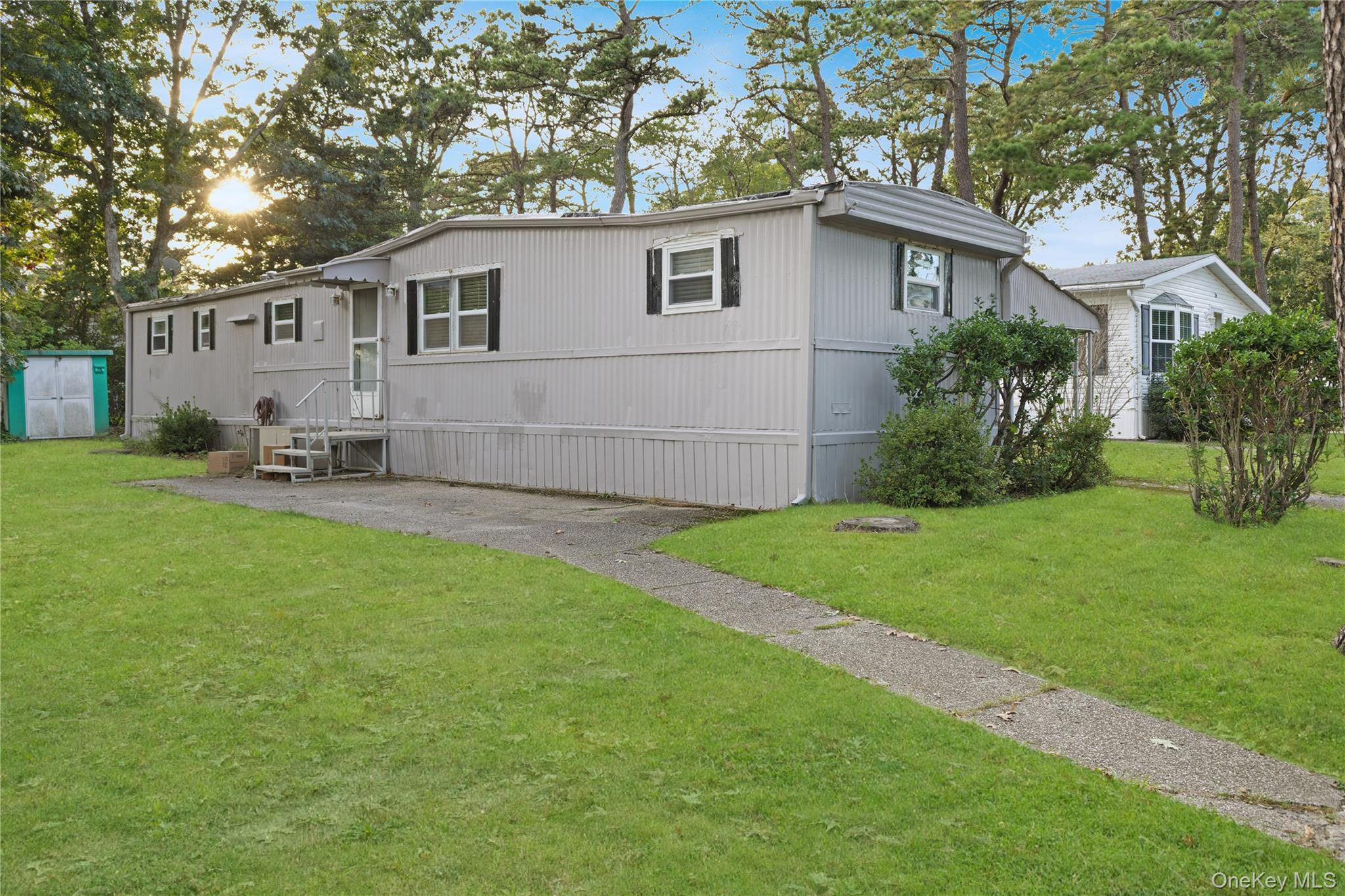 525 Riverleigh Avenue 35 Property Photo 7