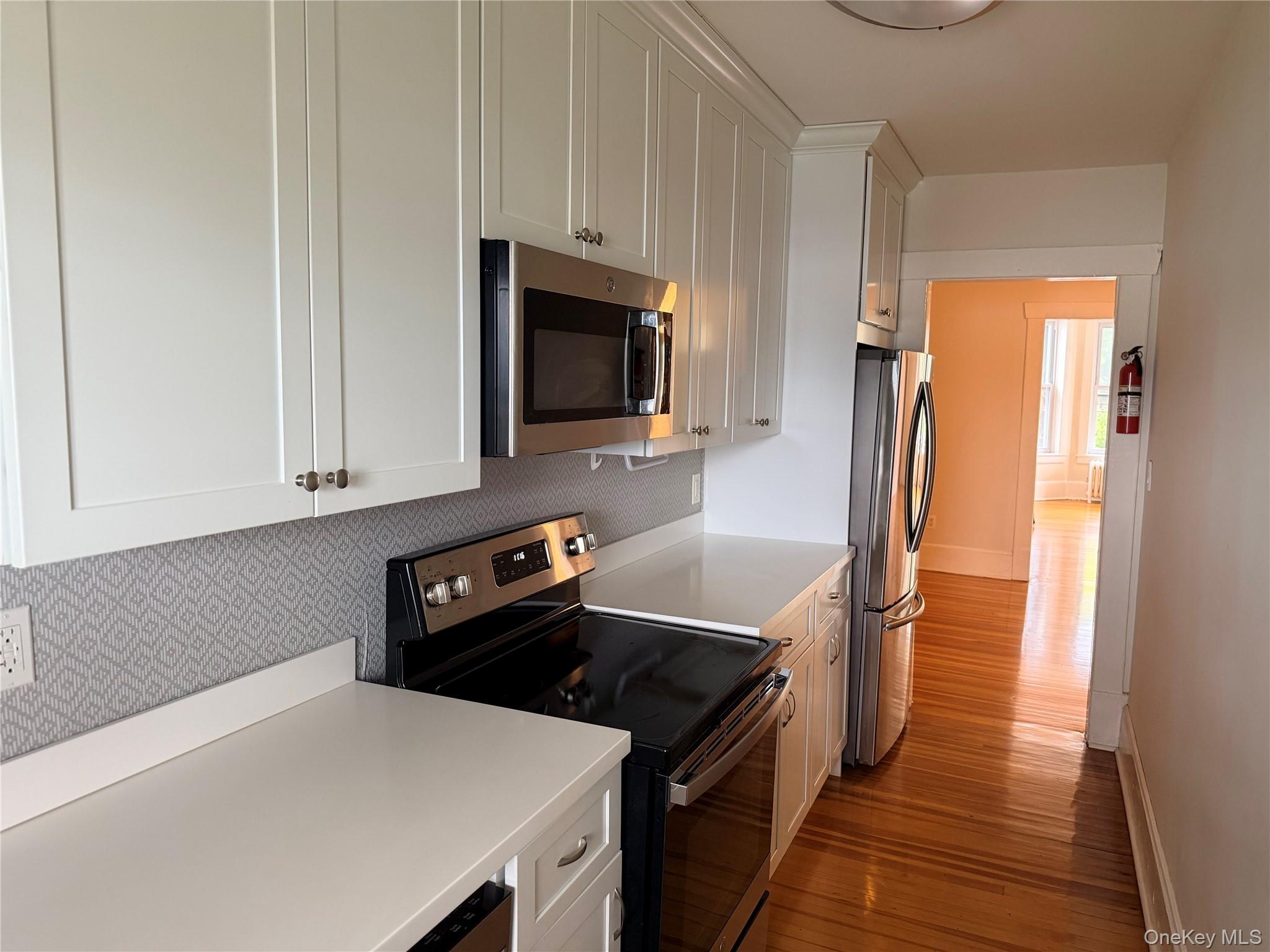 172 Grand Street 4 Property Photo 14