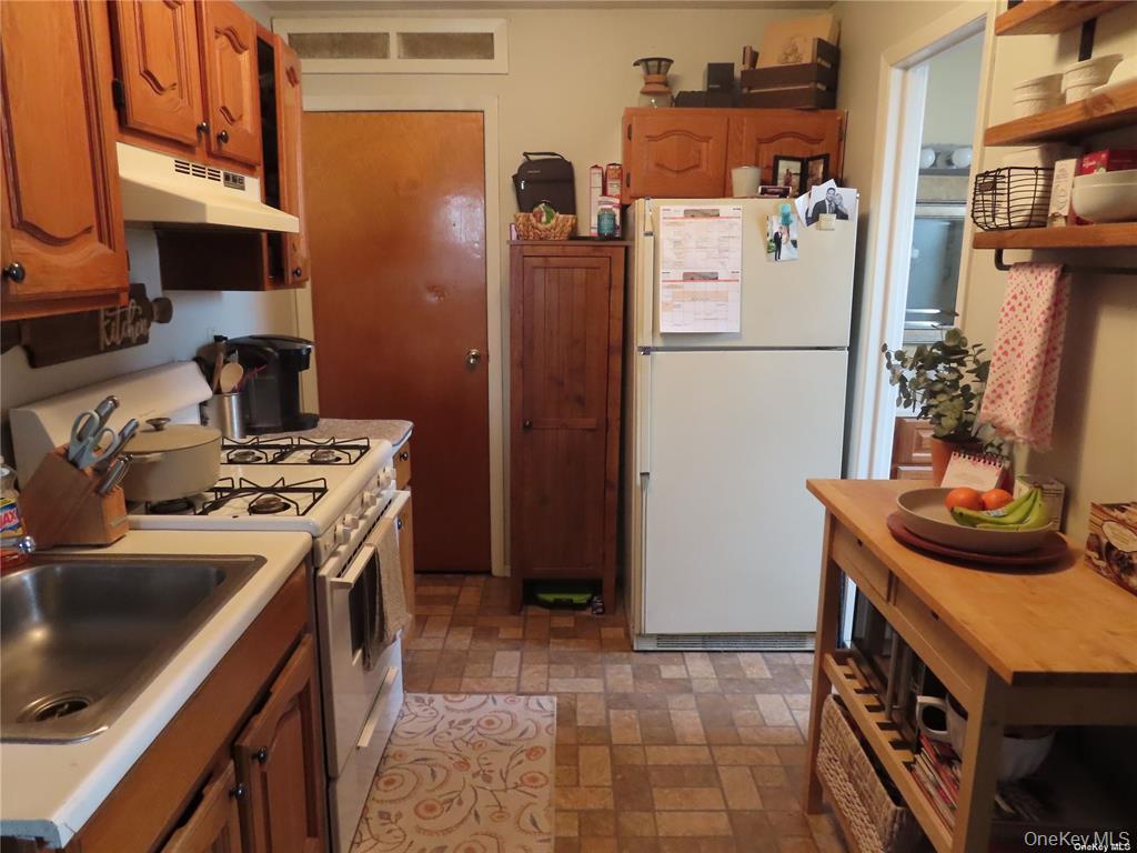 33 Deer Park Avenue 3c Property Photo 3