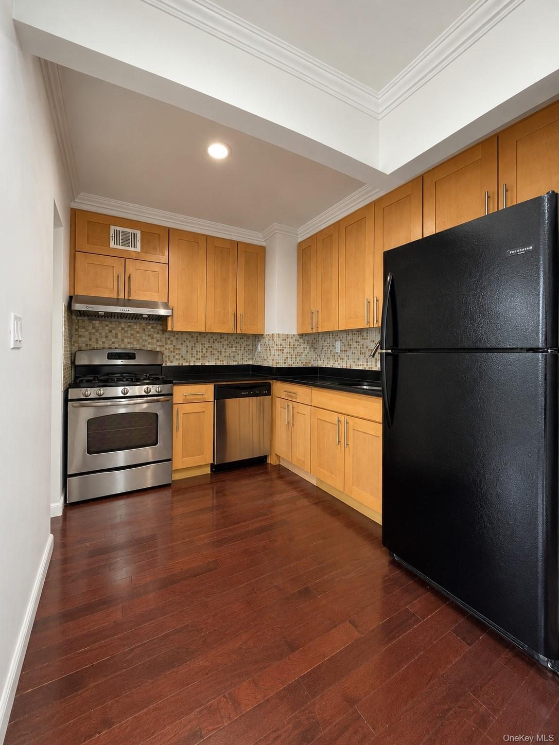 36-41 169th Street 2e Property Photo 6
