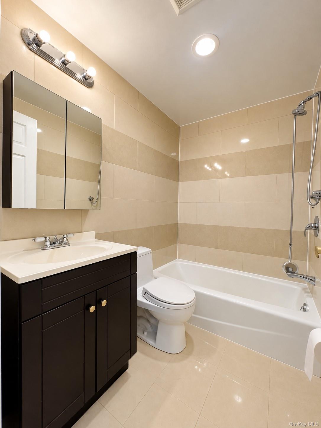 36-41 169th Street 2e Property Photo 7
