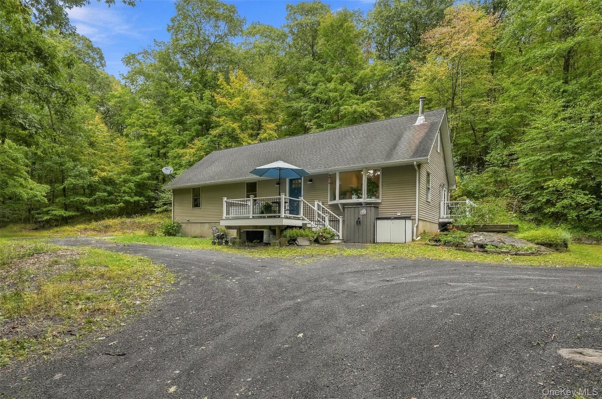 225 Hull Avenue Property Photo 1