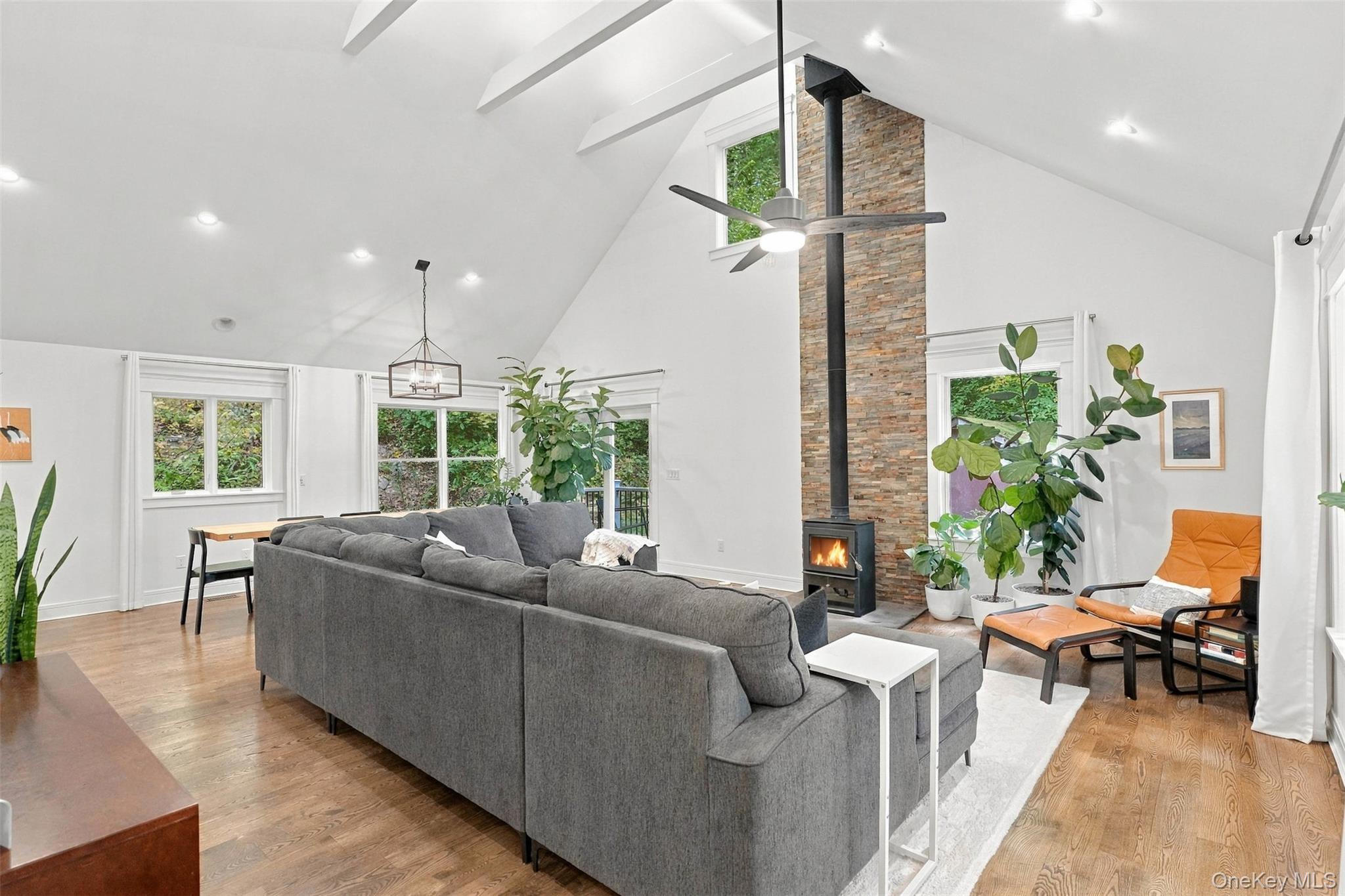 225 Hull Avenue Property Photo 2