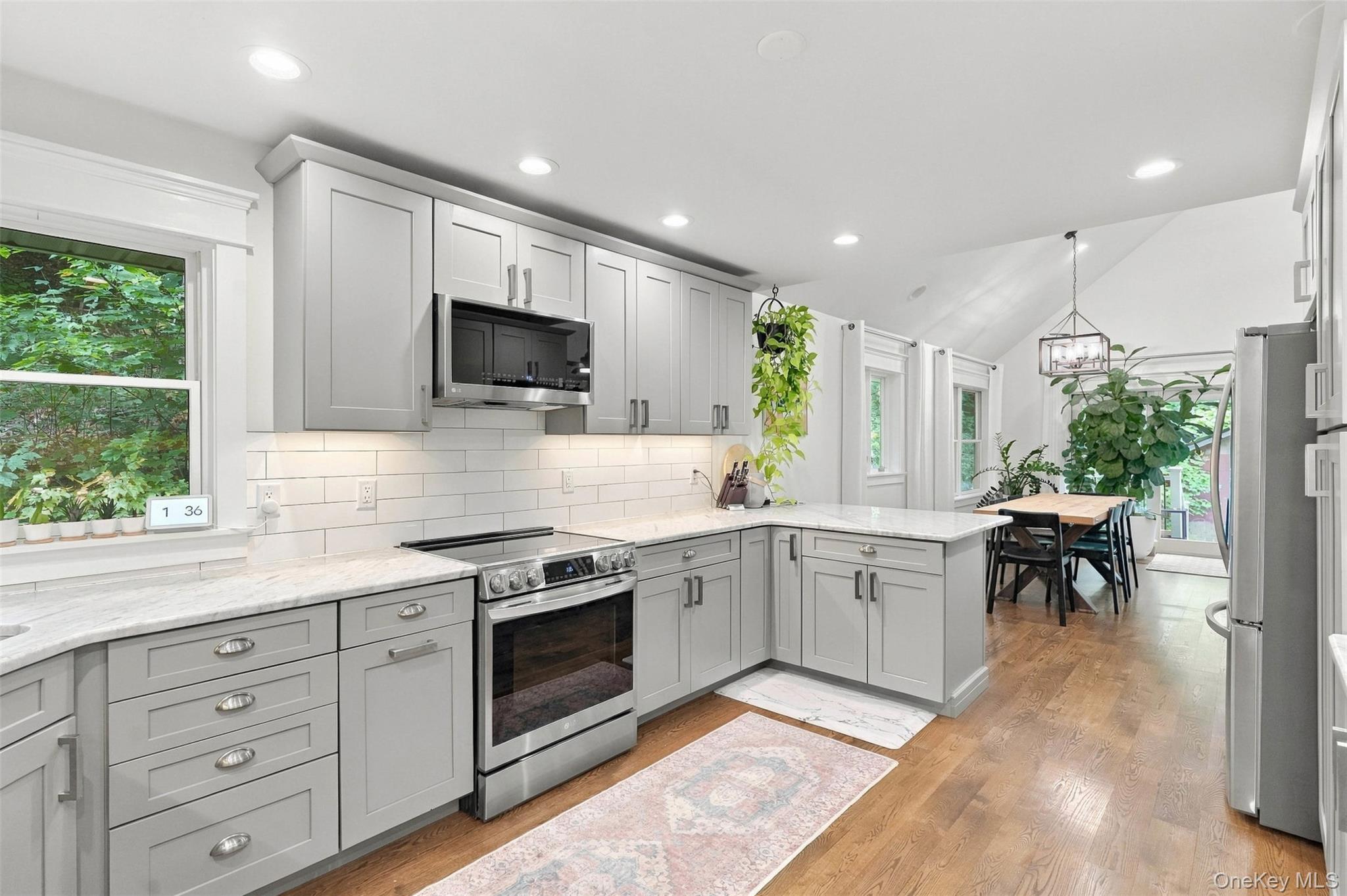 225 Hull Avenue Property Photo 7