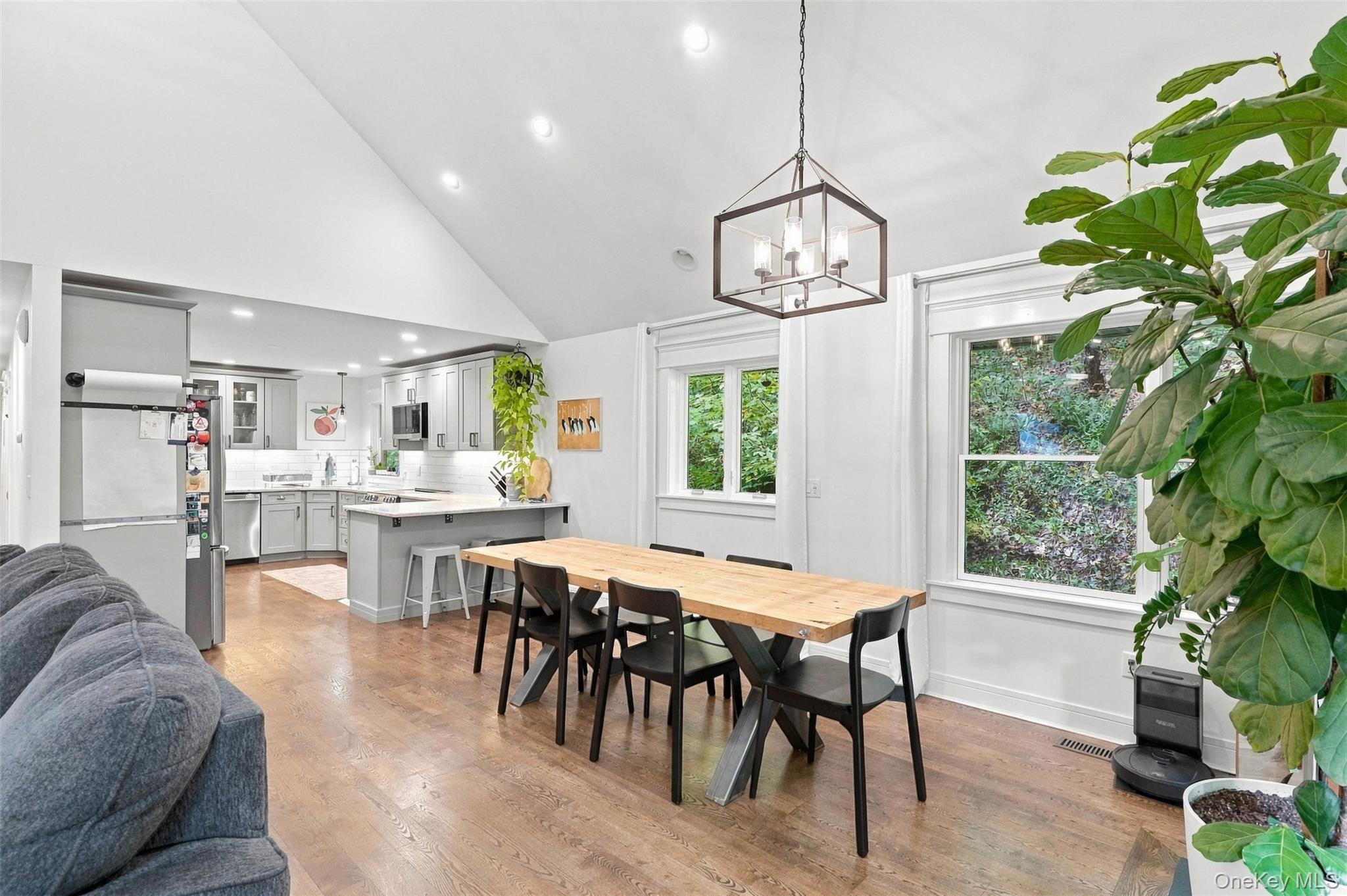 225 Hull Avenue Property Photo 9