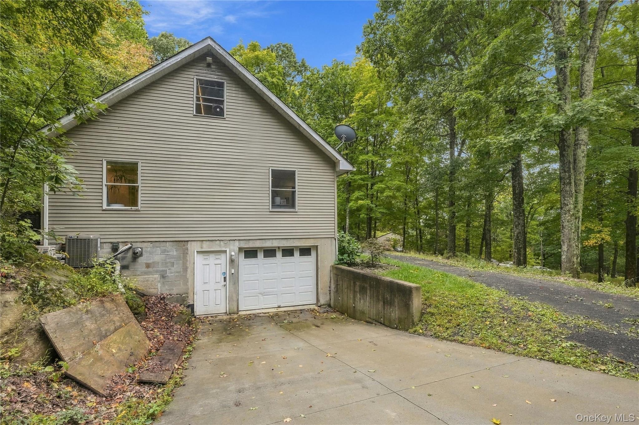 225 Hull Avenue Property Photo 23