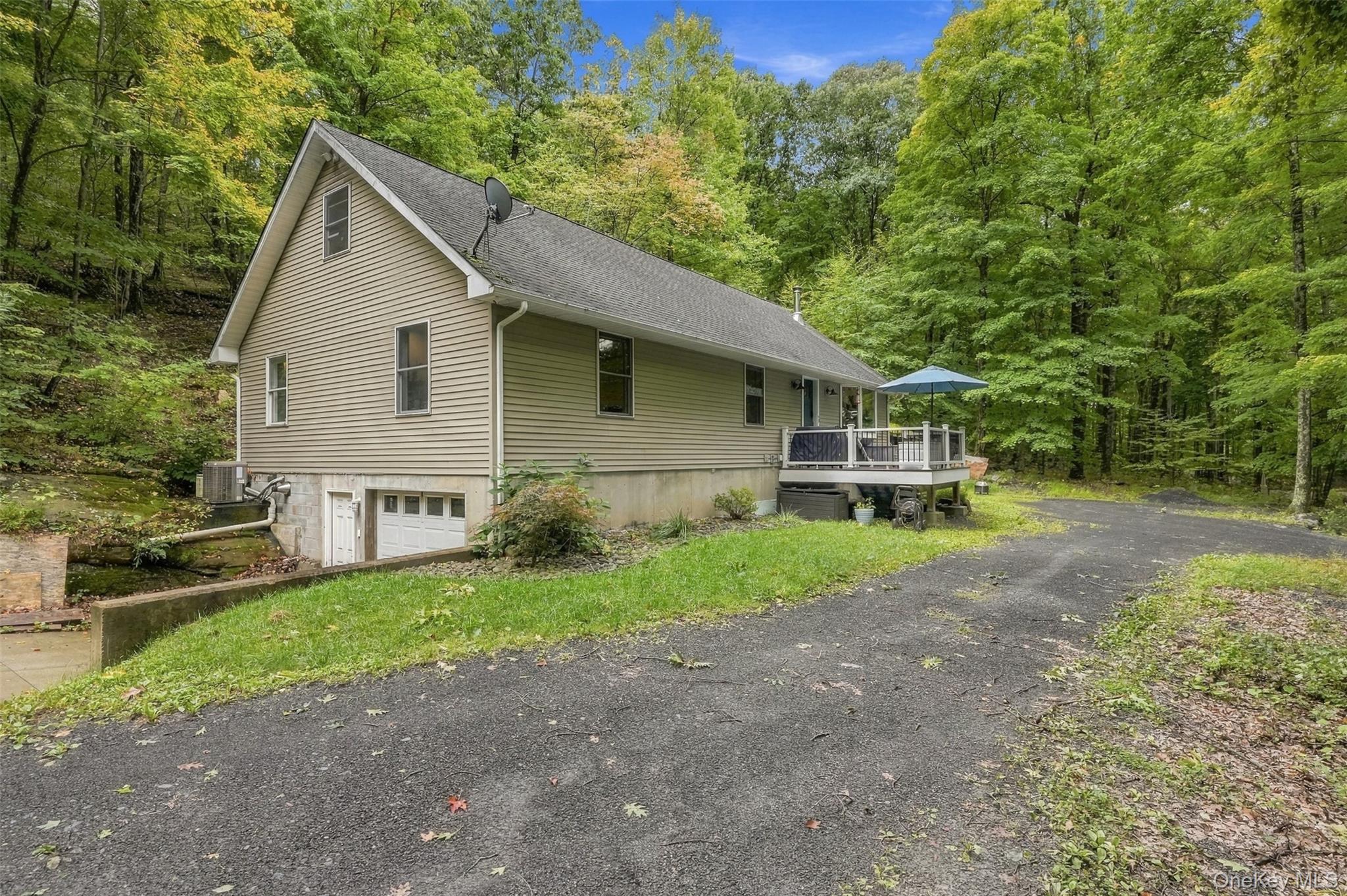 225 Hull Avenue Property Photo 24