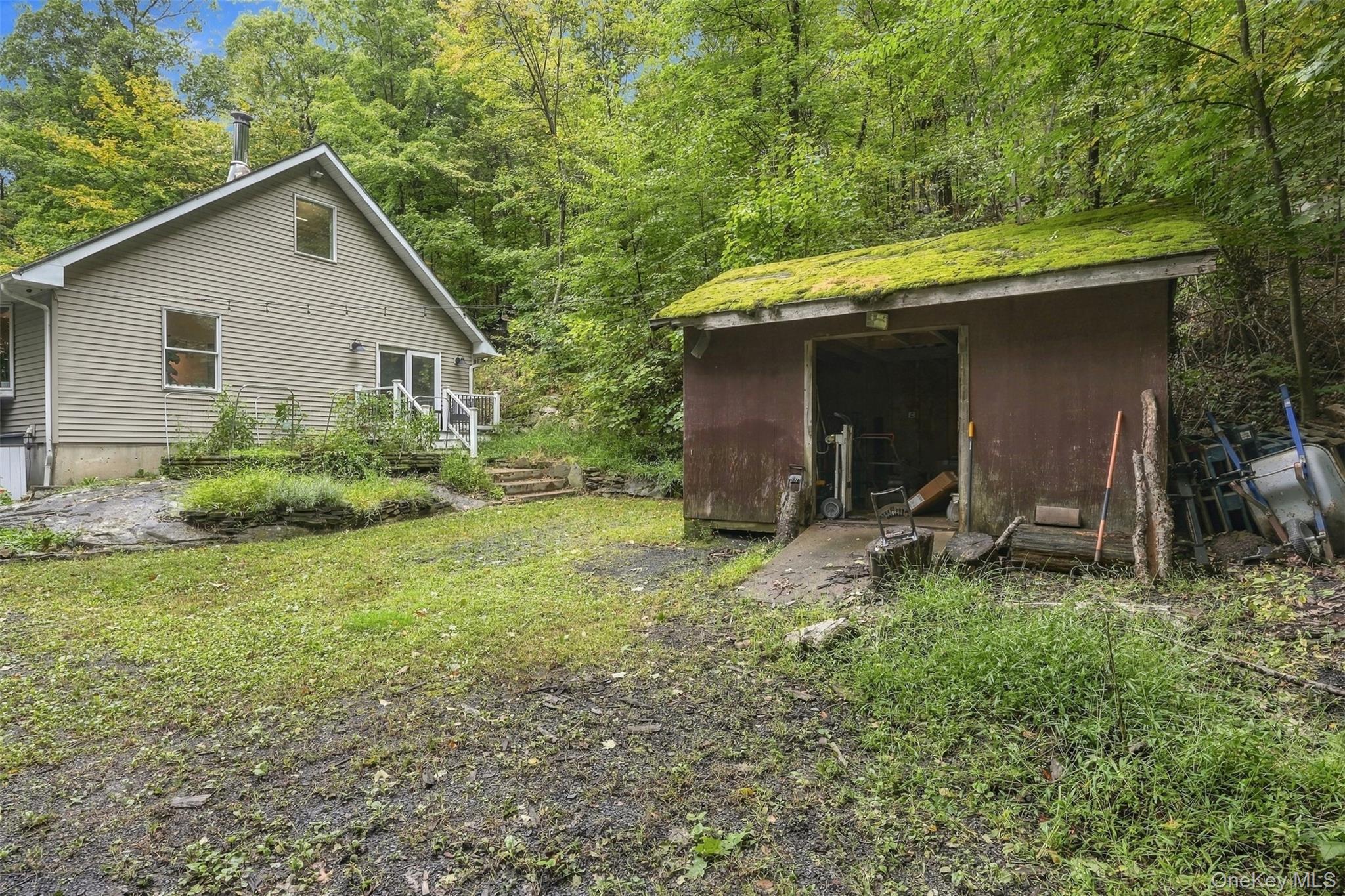 225 Hull Avenue Property Photo 29