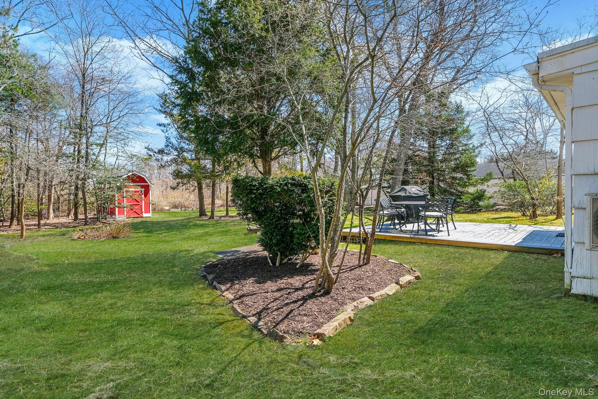 223 Connetquot Road Property Photo 7
