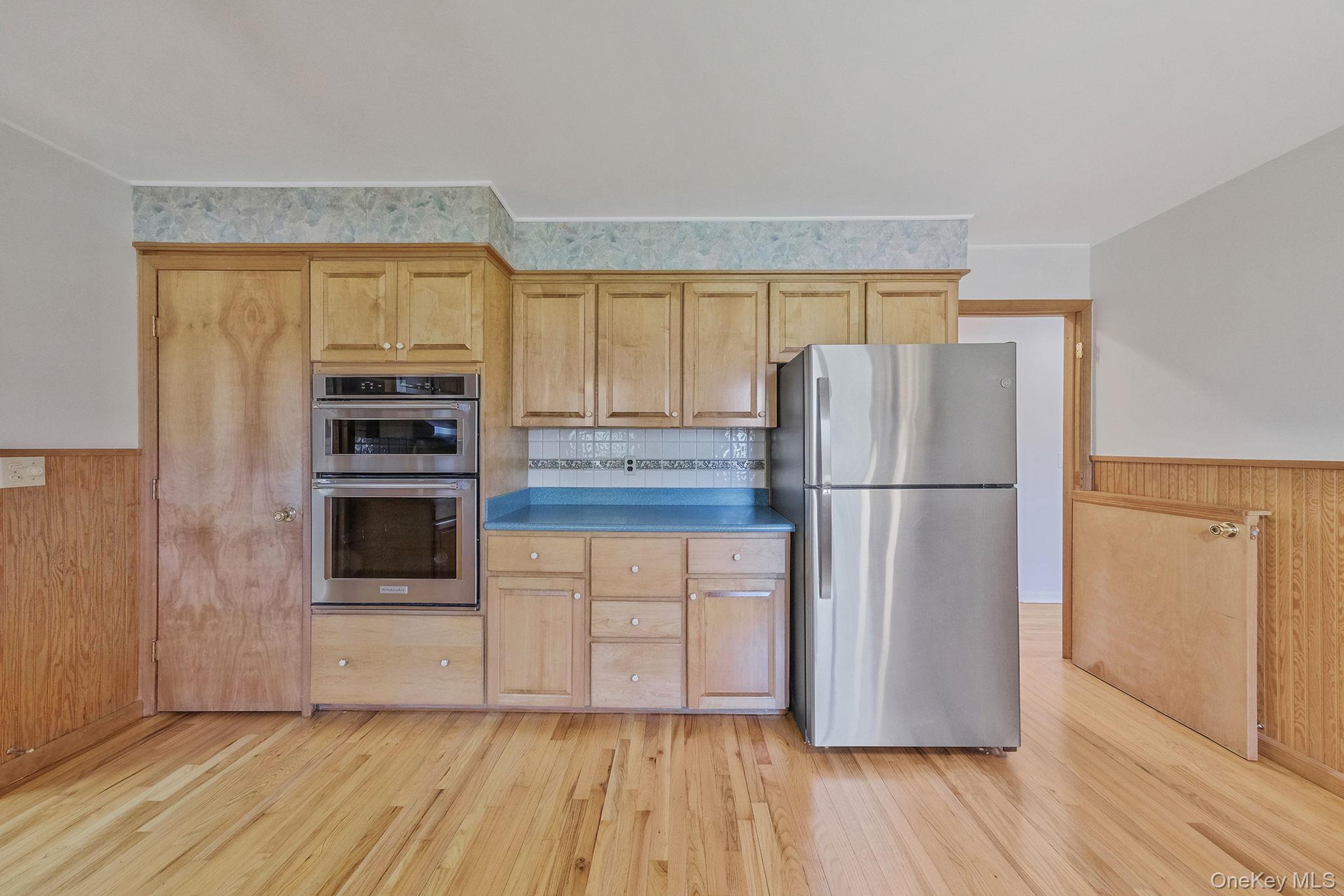 223 Connetquot Road Property Photo 17