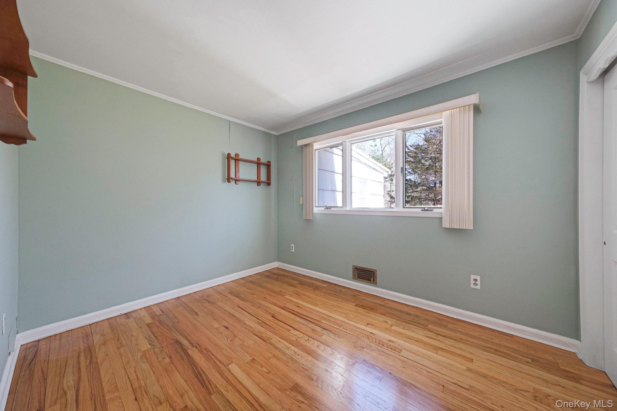 223 Connetquot Road Property Photo 24