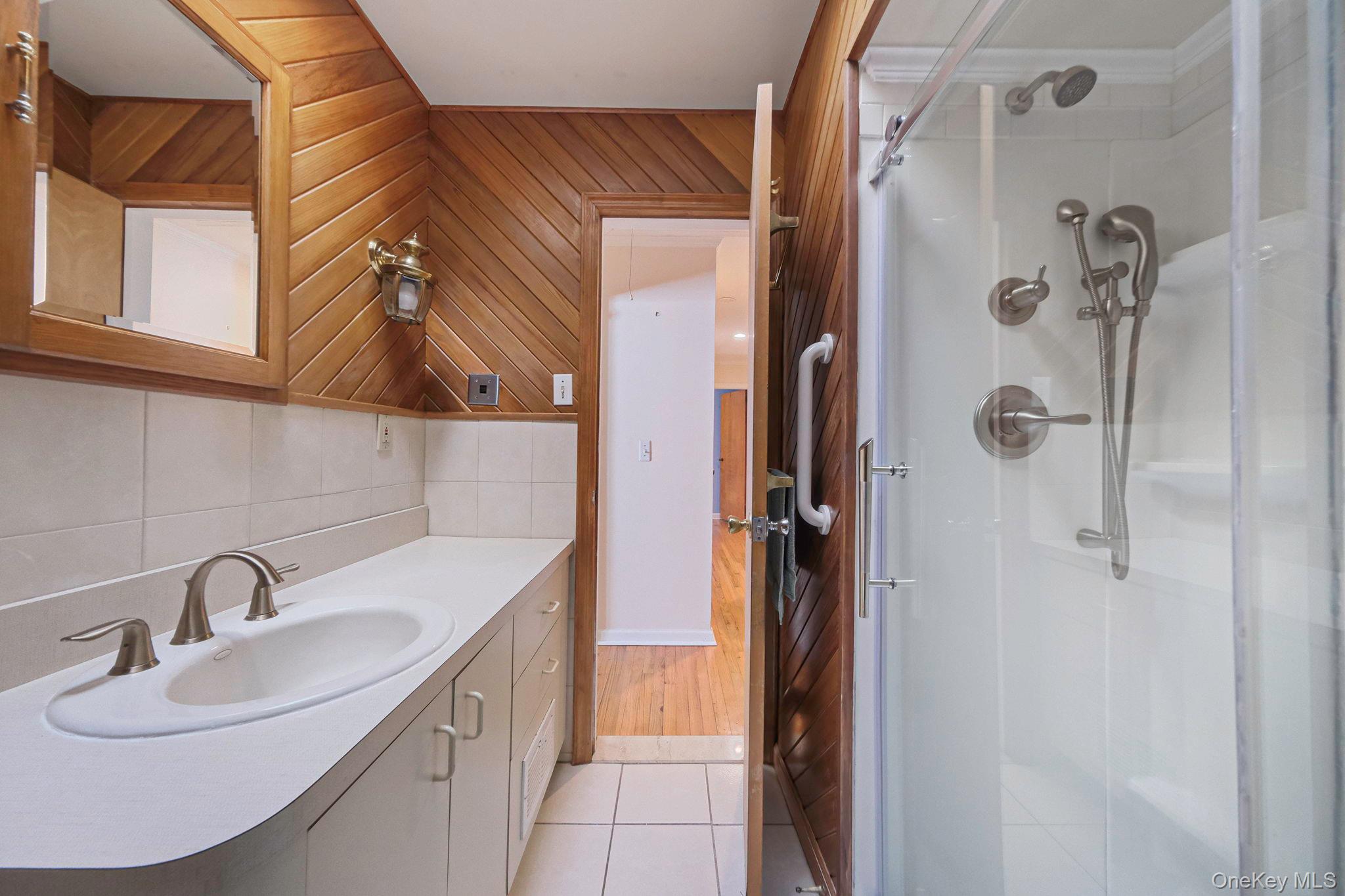 223 Connetquot Road Property Photo 27