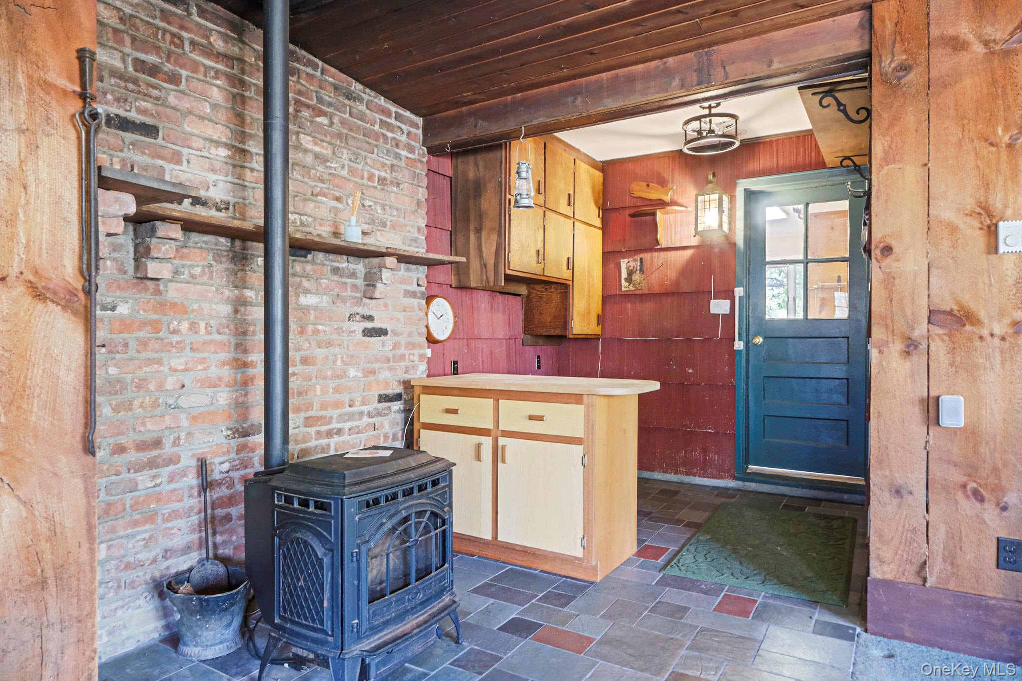 223 Connetquot Road Property Photo 32