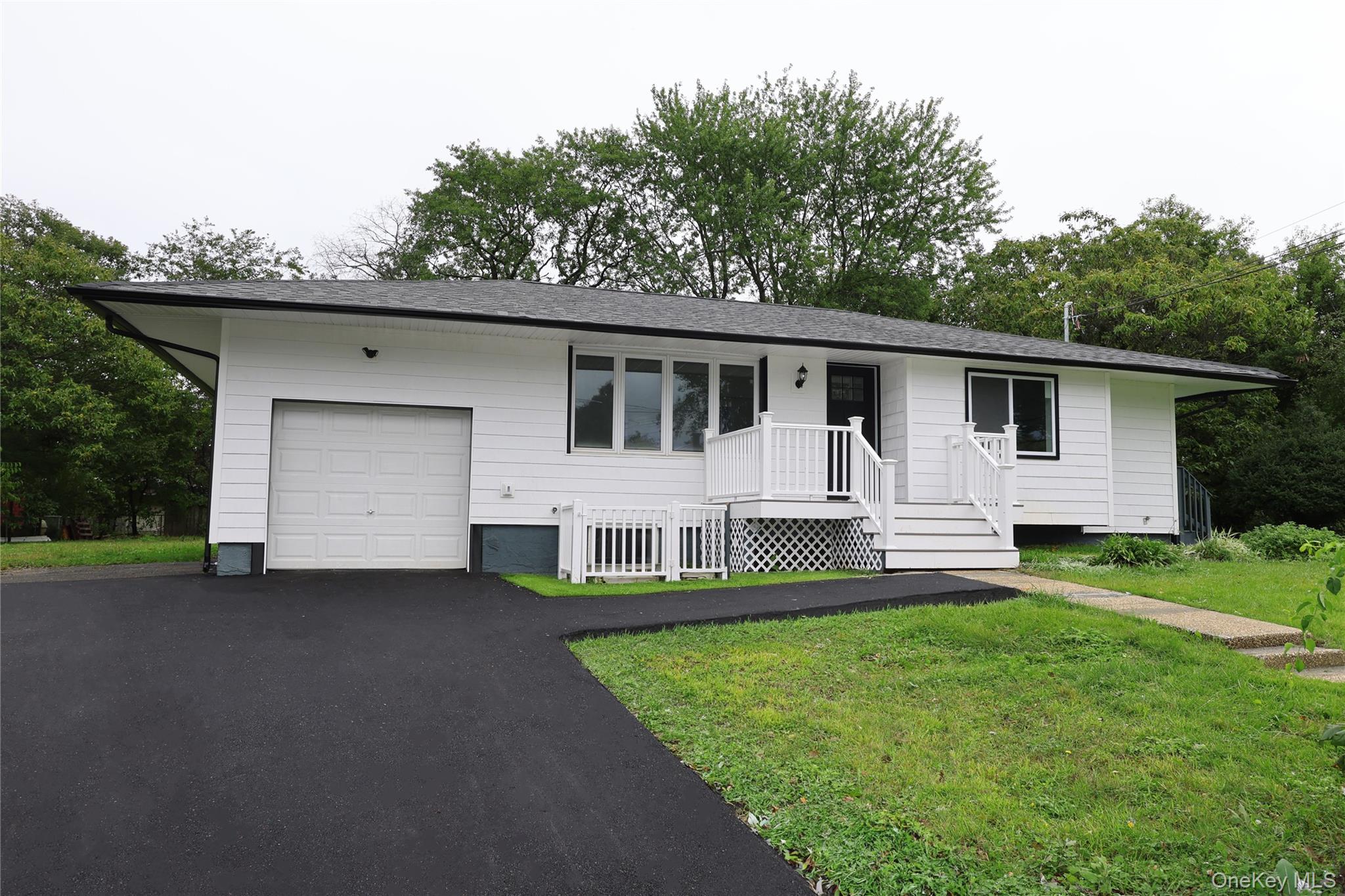 1537 Agate Street Property Photo 1