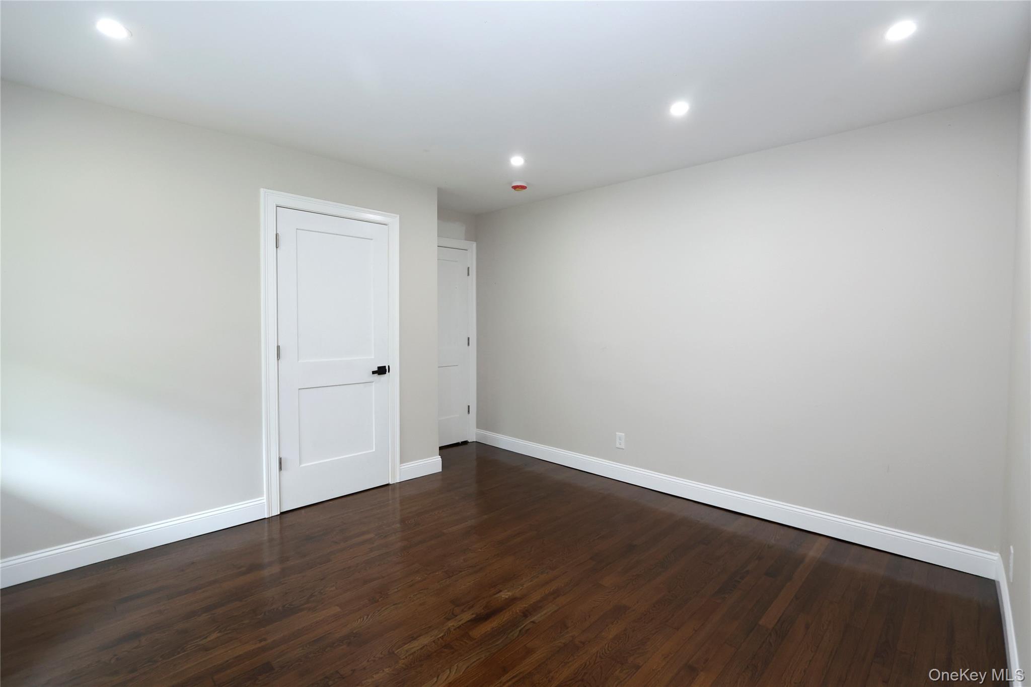 1537 Agate Street Property Photo 6