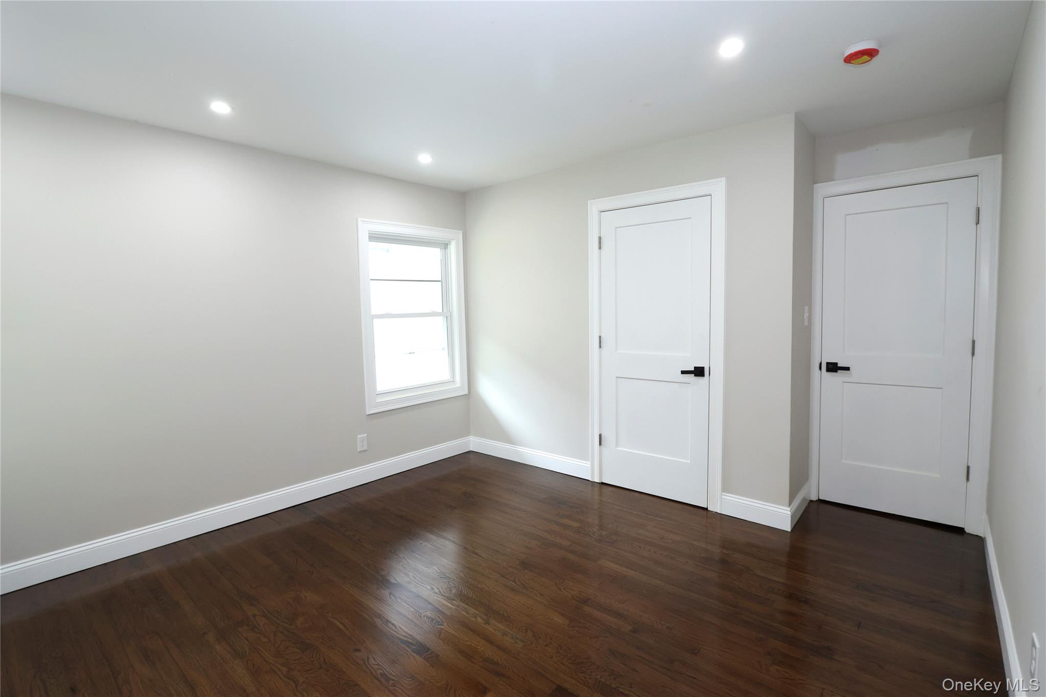 1537 Agate Street Property Photo 7