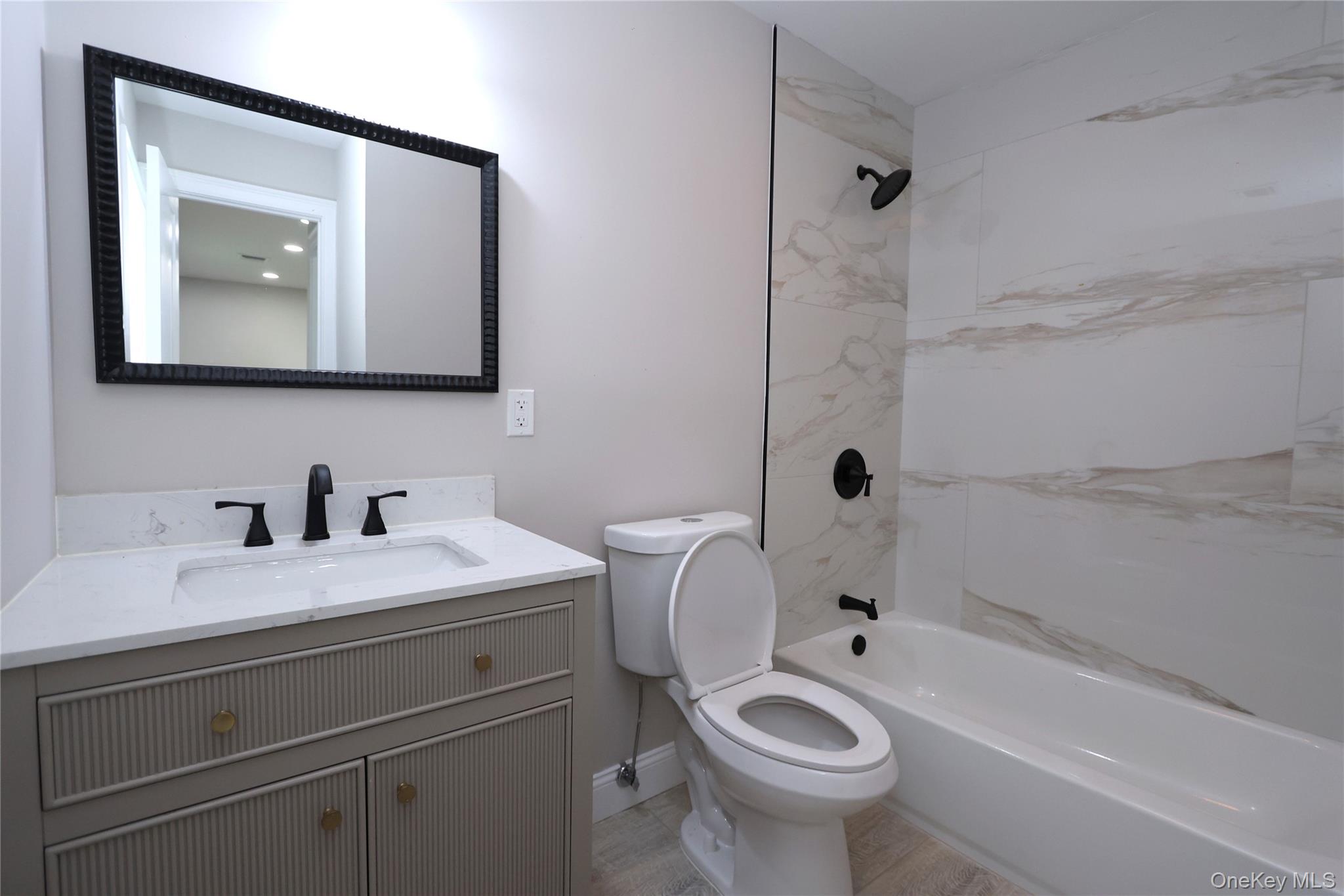 1537 Agate Street Property Photo 16