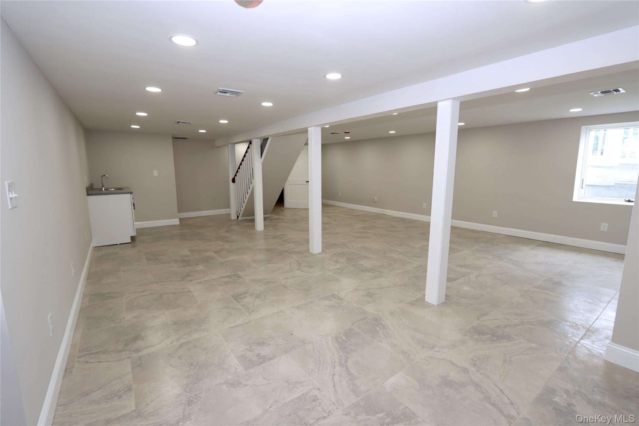 1537 Agate Street Property Photo 27