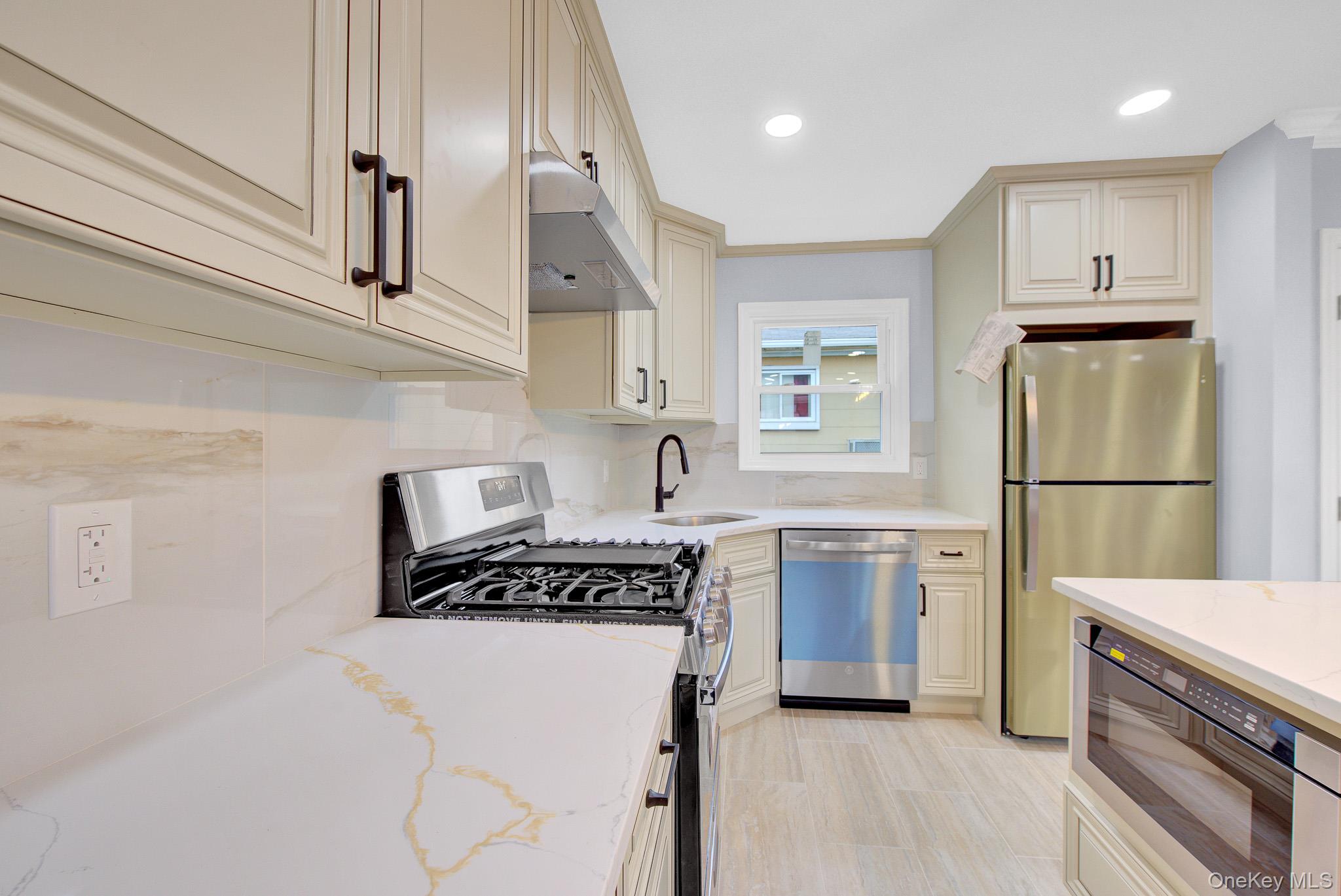 77 Roquette Avenue Property Photo 12