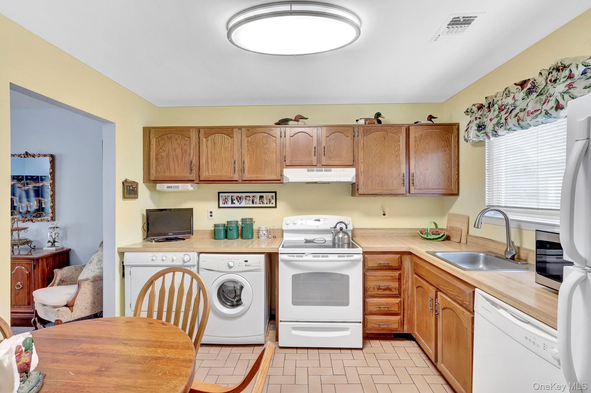 650 Newbridge Road #53 Property Photo 10