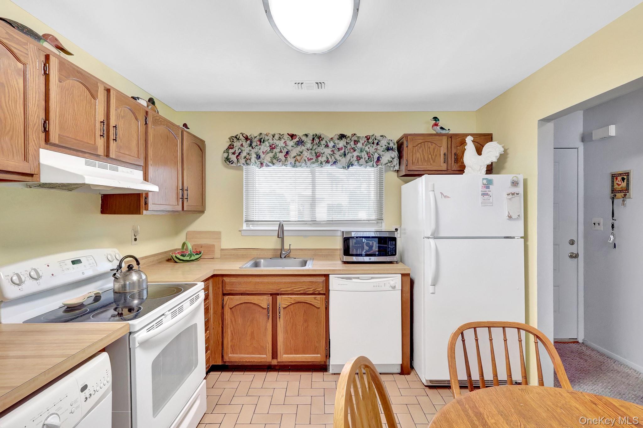 650 Newbridge Road #53 Property Photo 11