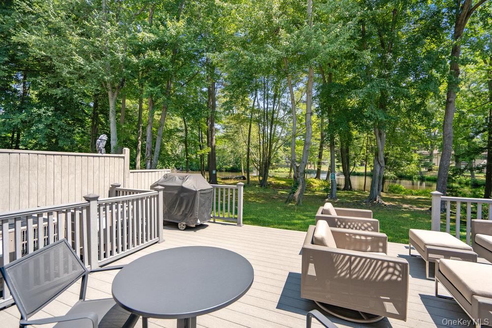 10 Pond View Court Property Photo 36