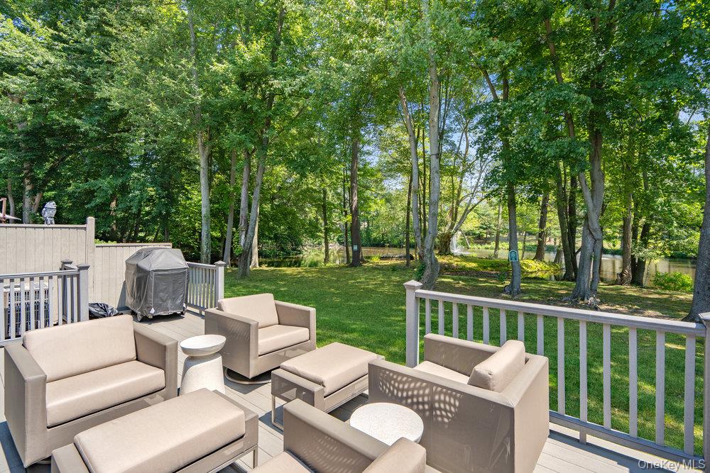 10 Pond View Court Property Photo 39