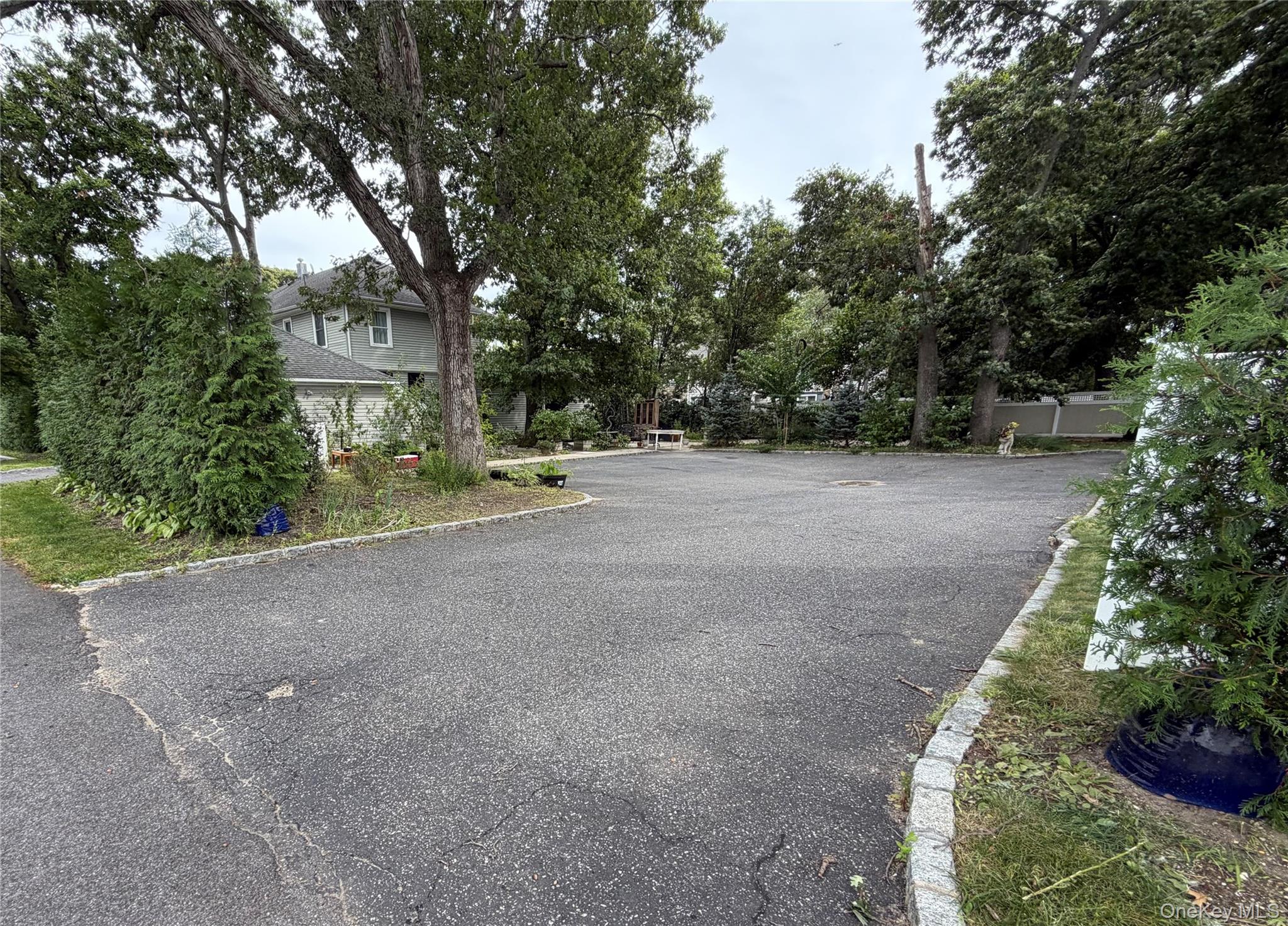 116 Carleton Avenue Property Photo 2
