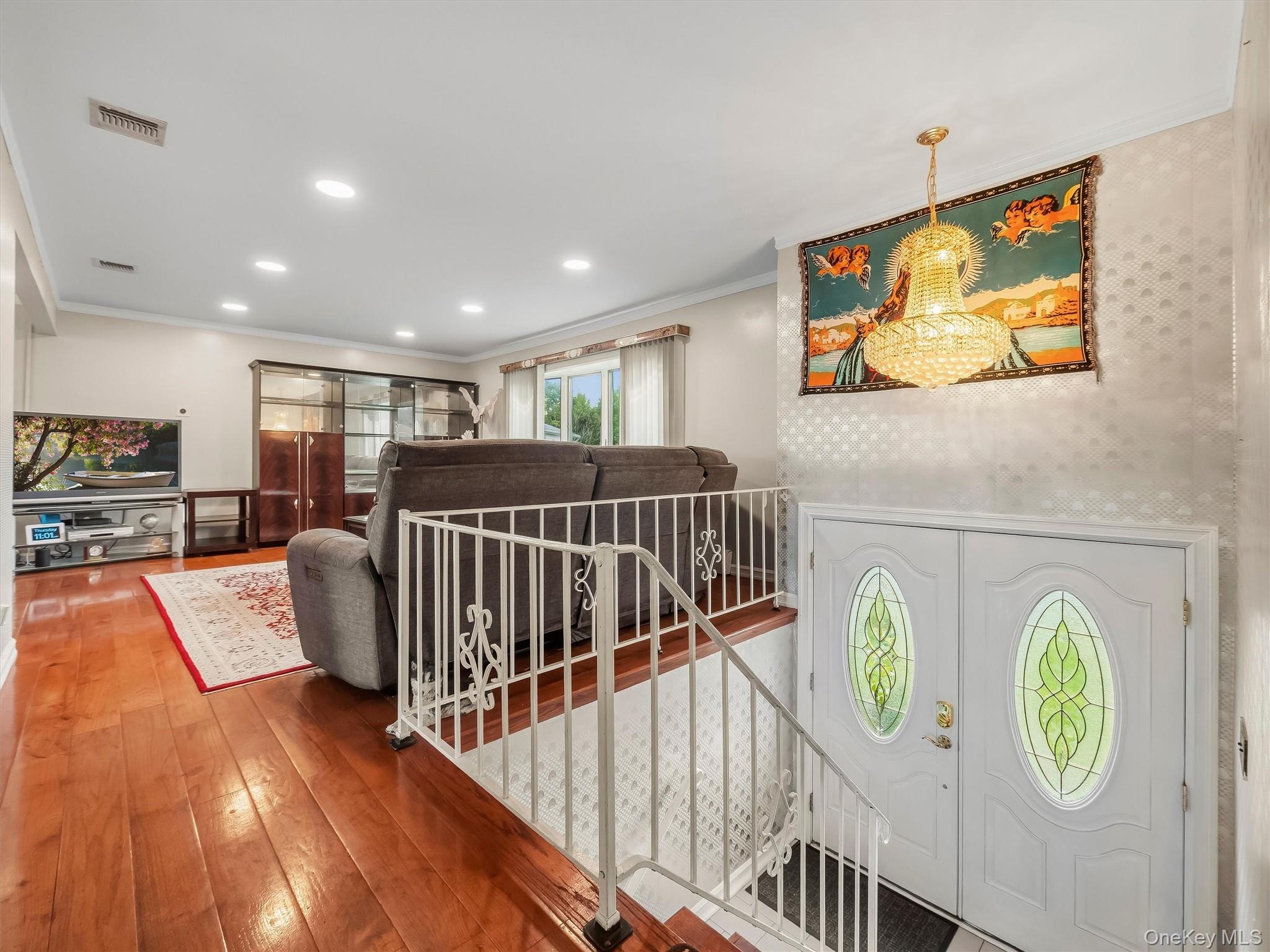 8 Carl Court Property Photo 4