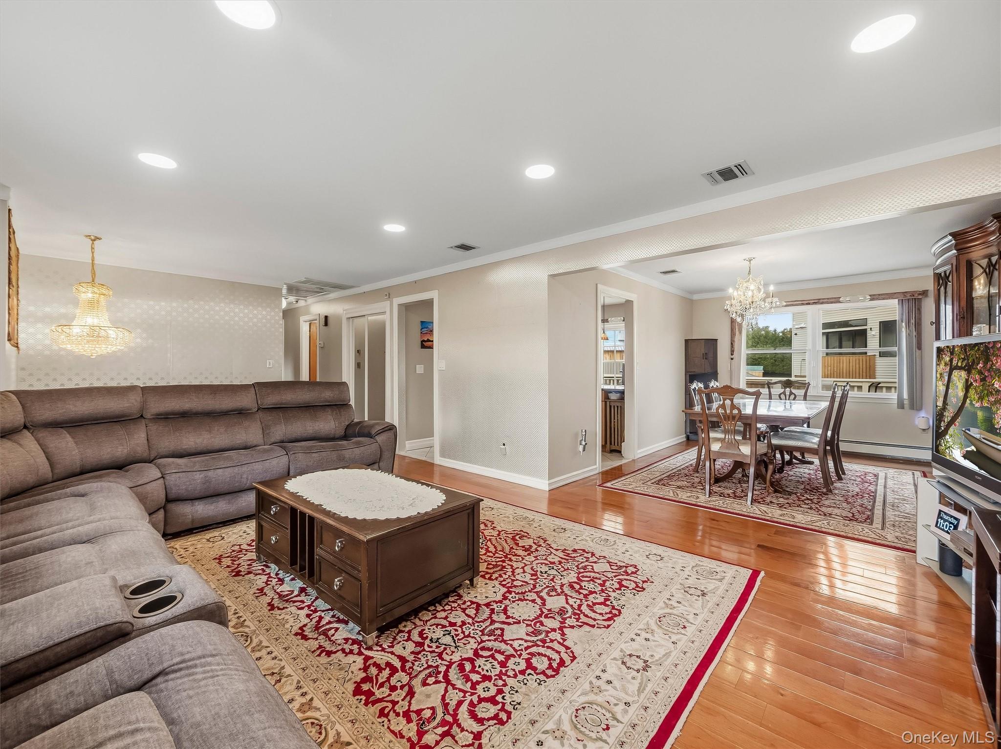 8 Carl Court Property Photo 7