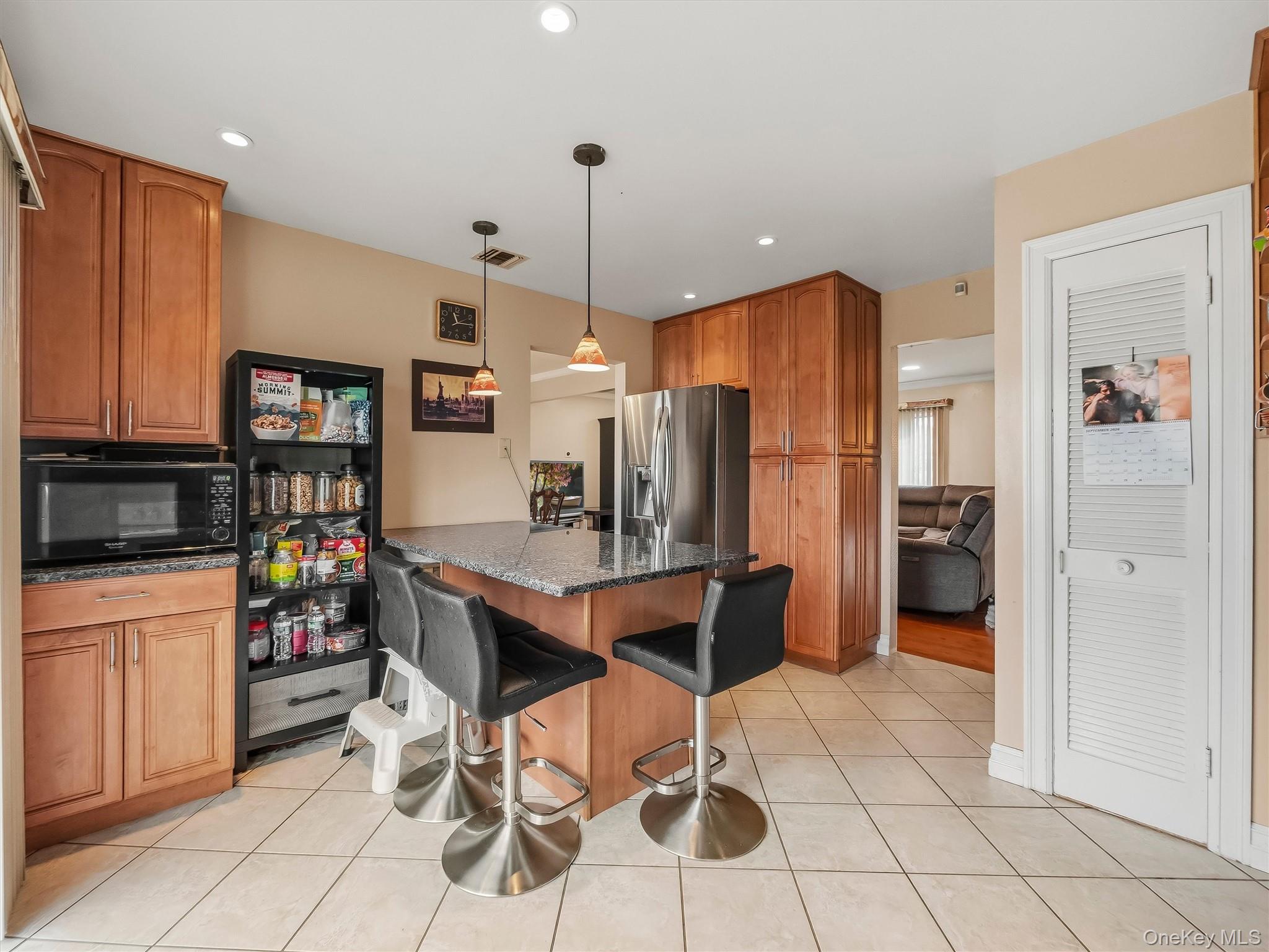 8 Carl Court Property Photo 11