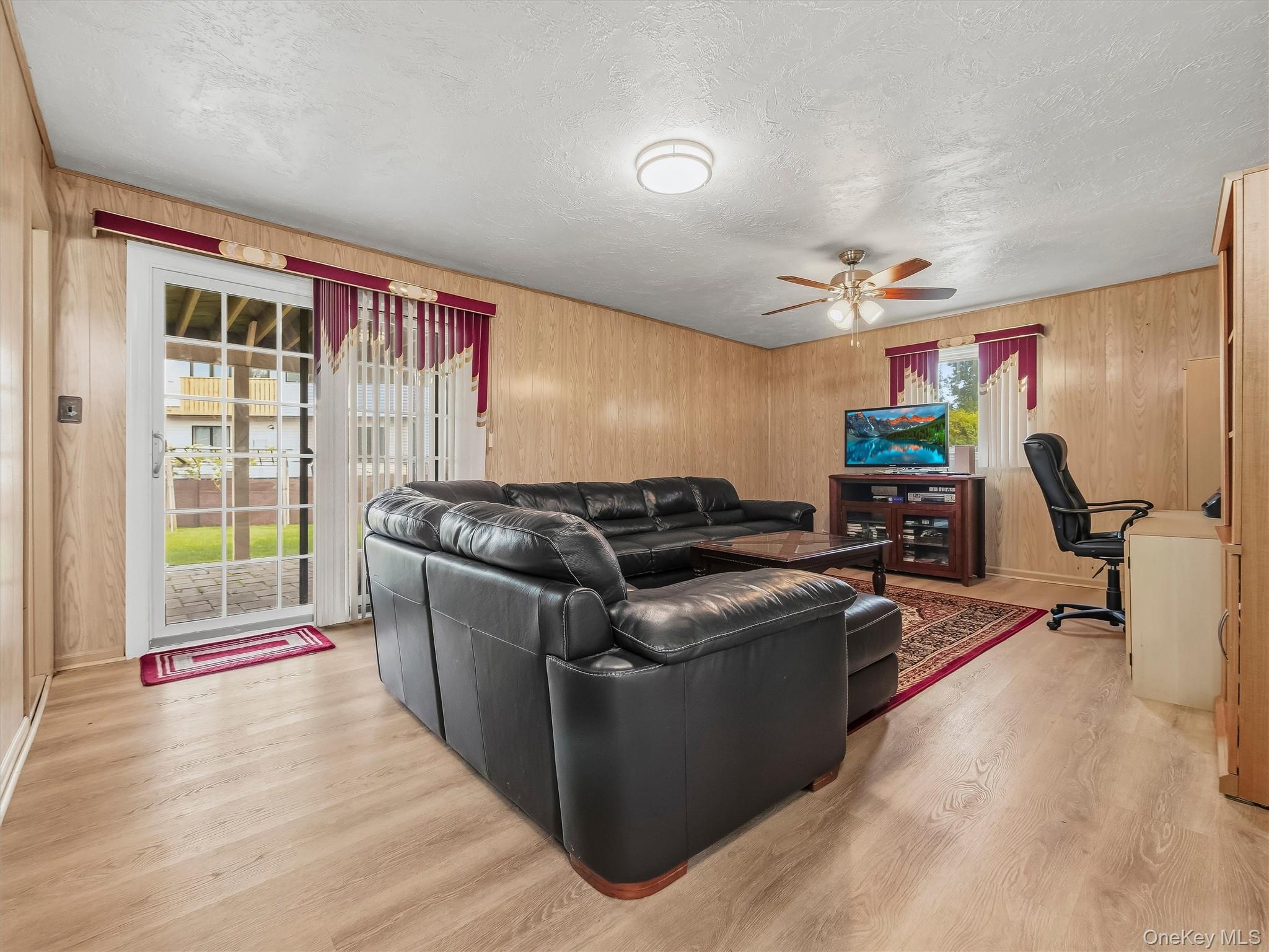8 Carl Court Property Photo 22