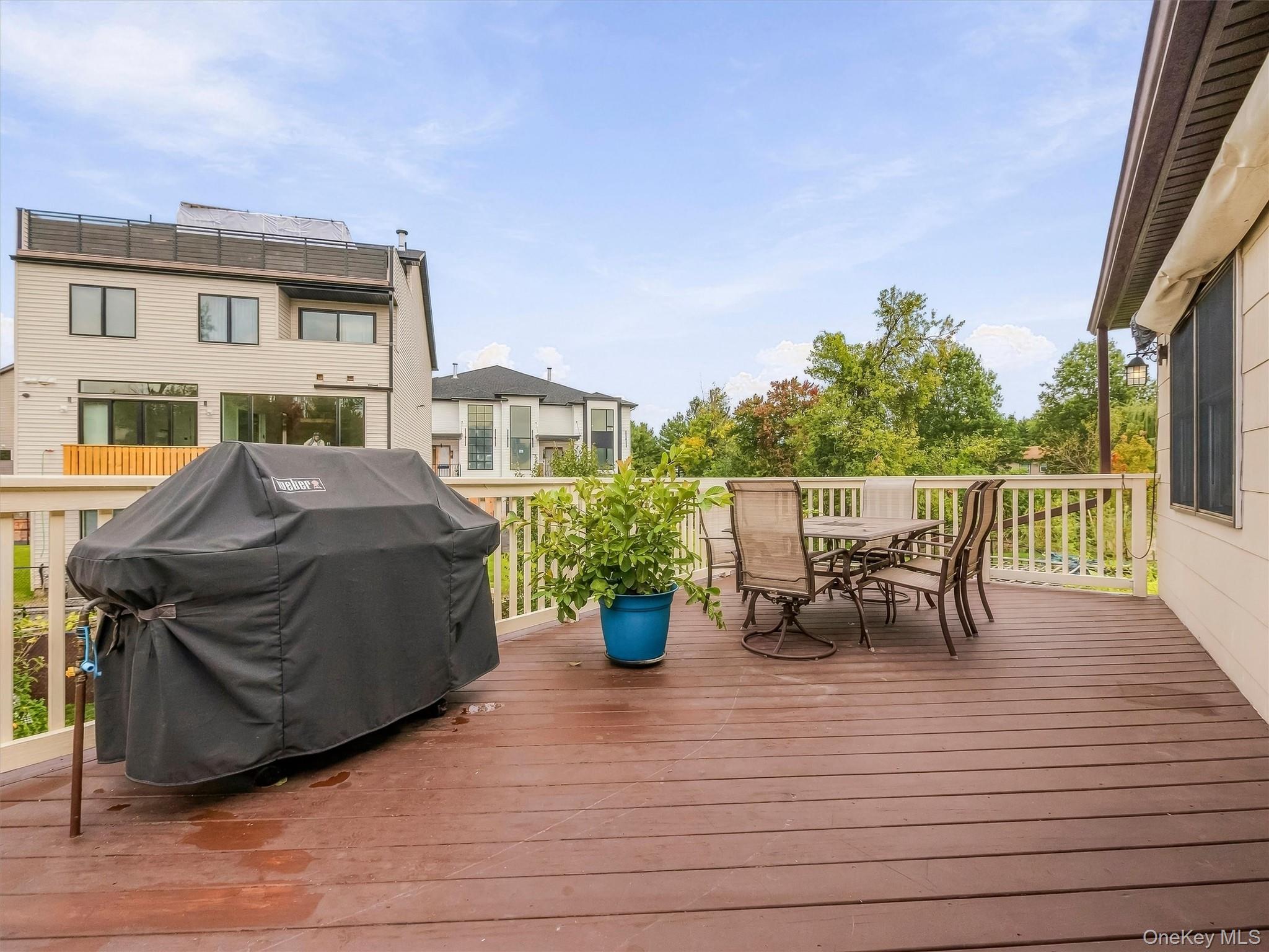 8 Carl Court Property Photo 28