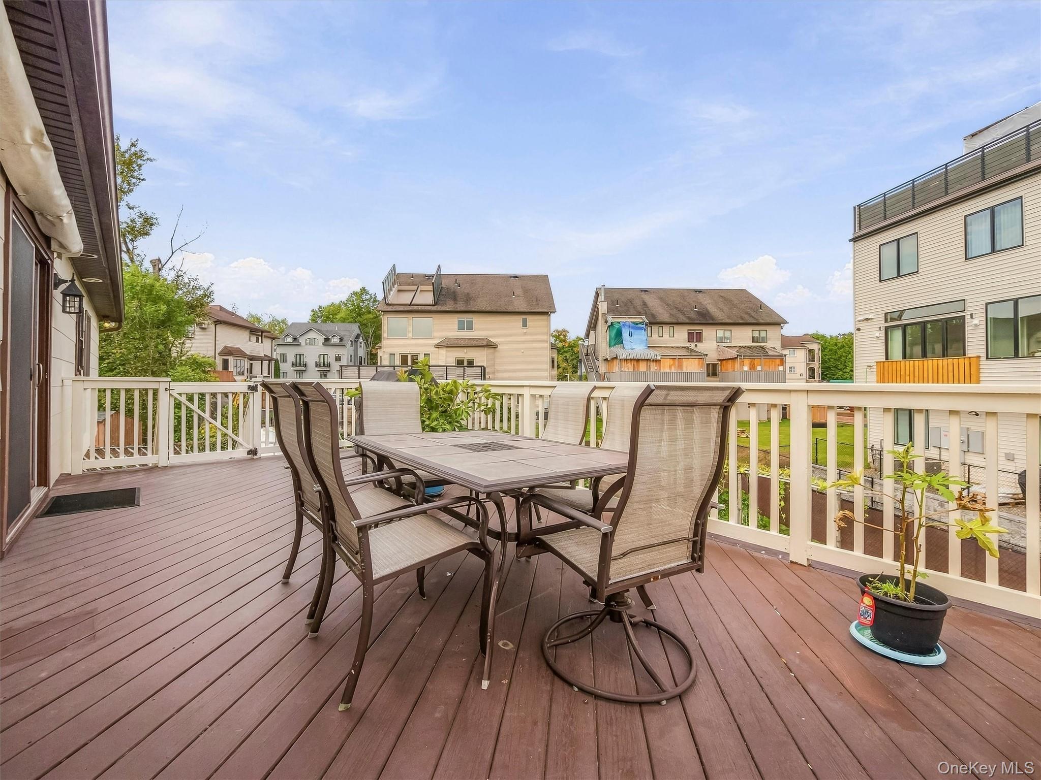 8 Carl Court Property Photo 29