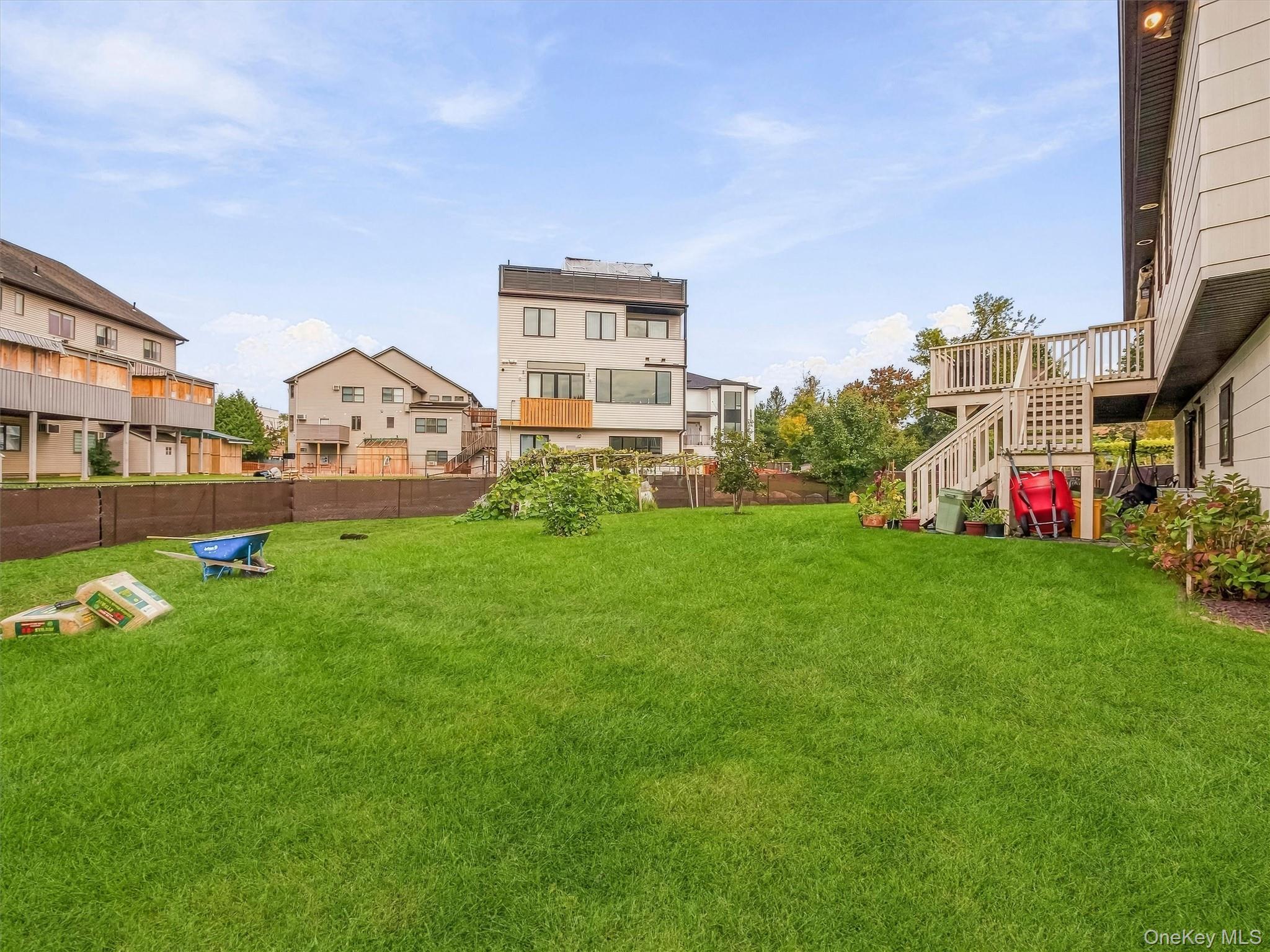 8 Carl Court Property Photo 31