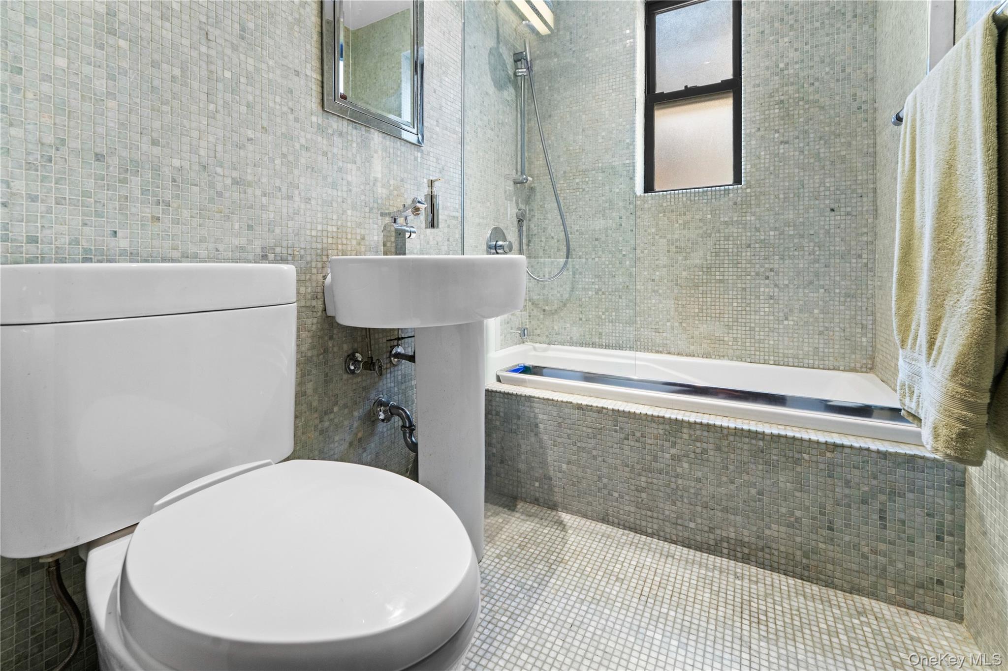 50 East 8th 6p Property Photo 11