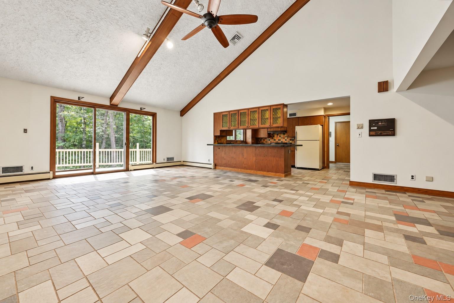 41 Park Lane Property Photo 6