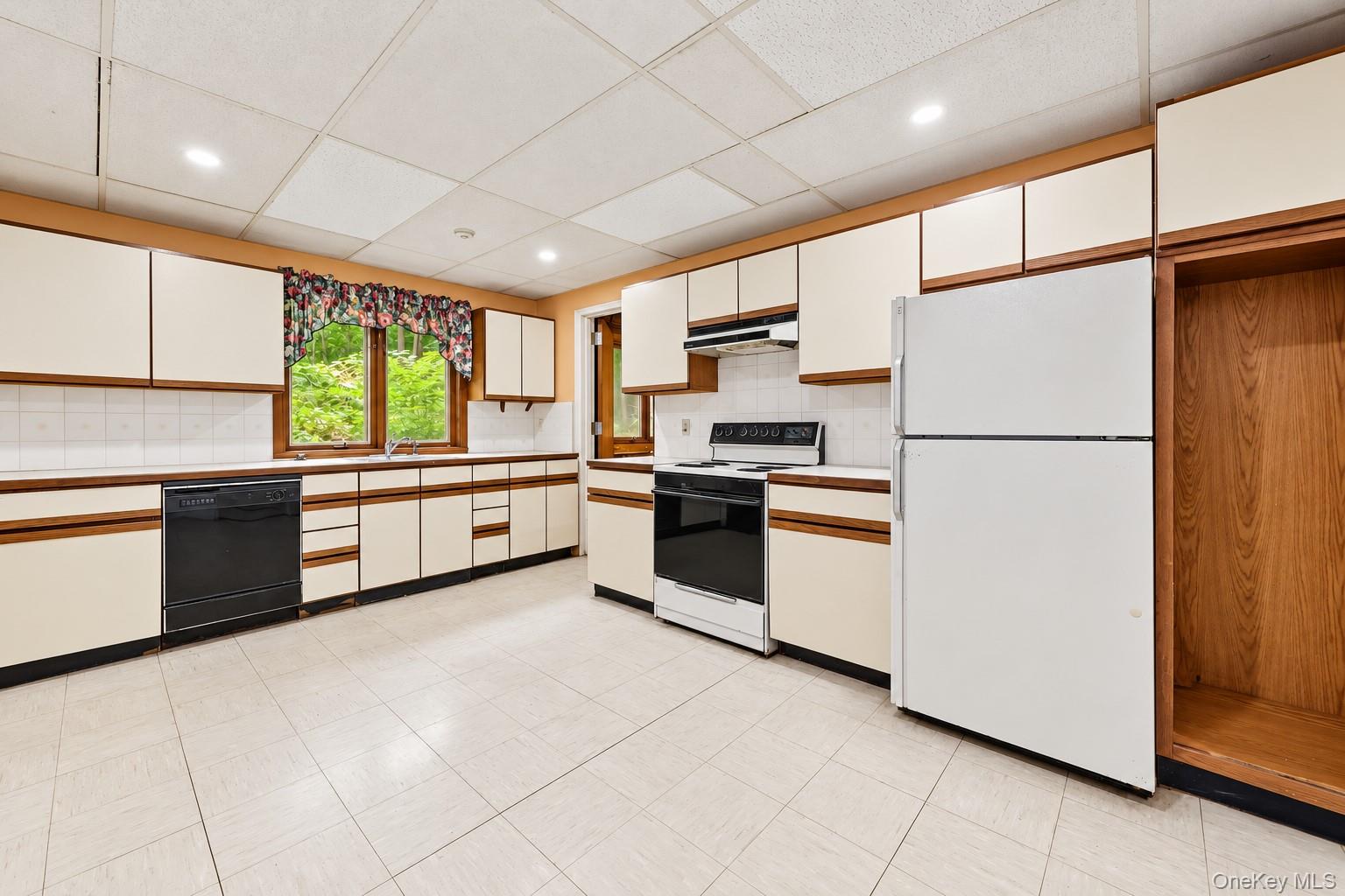 41 Park Lane Property Photo 25