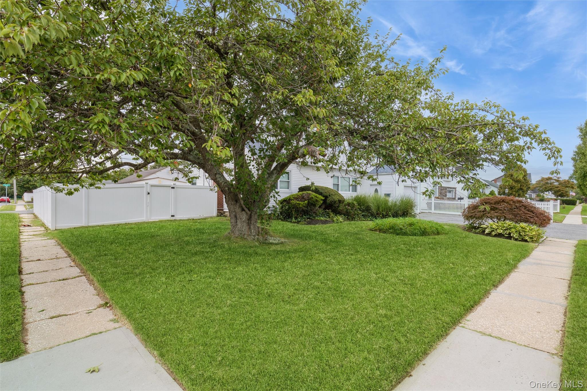 31 E June Street Property Photo 4