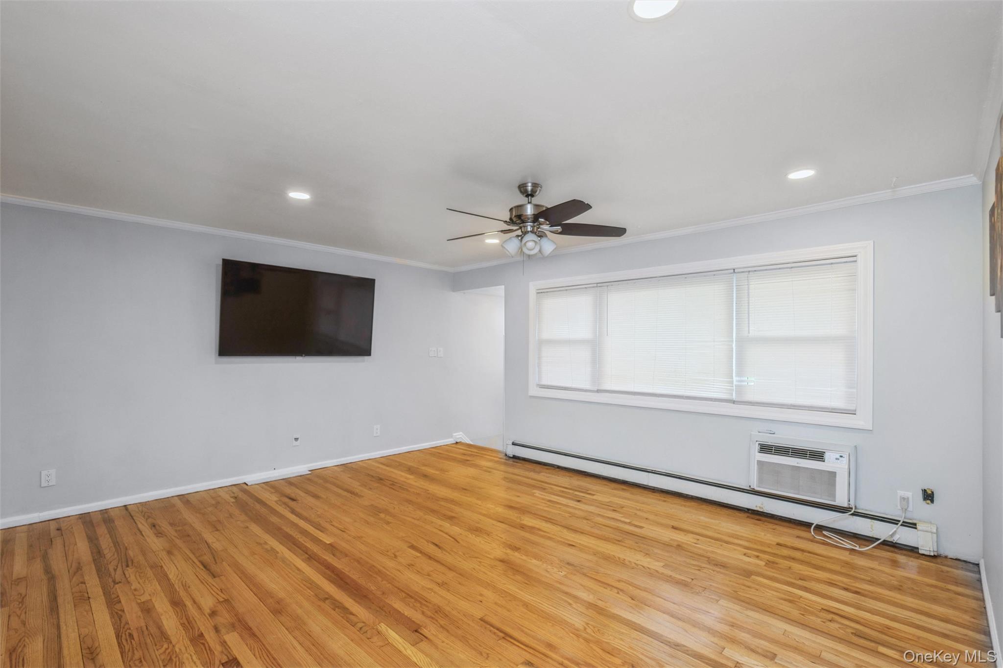 31 E June Street Property Photo 11