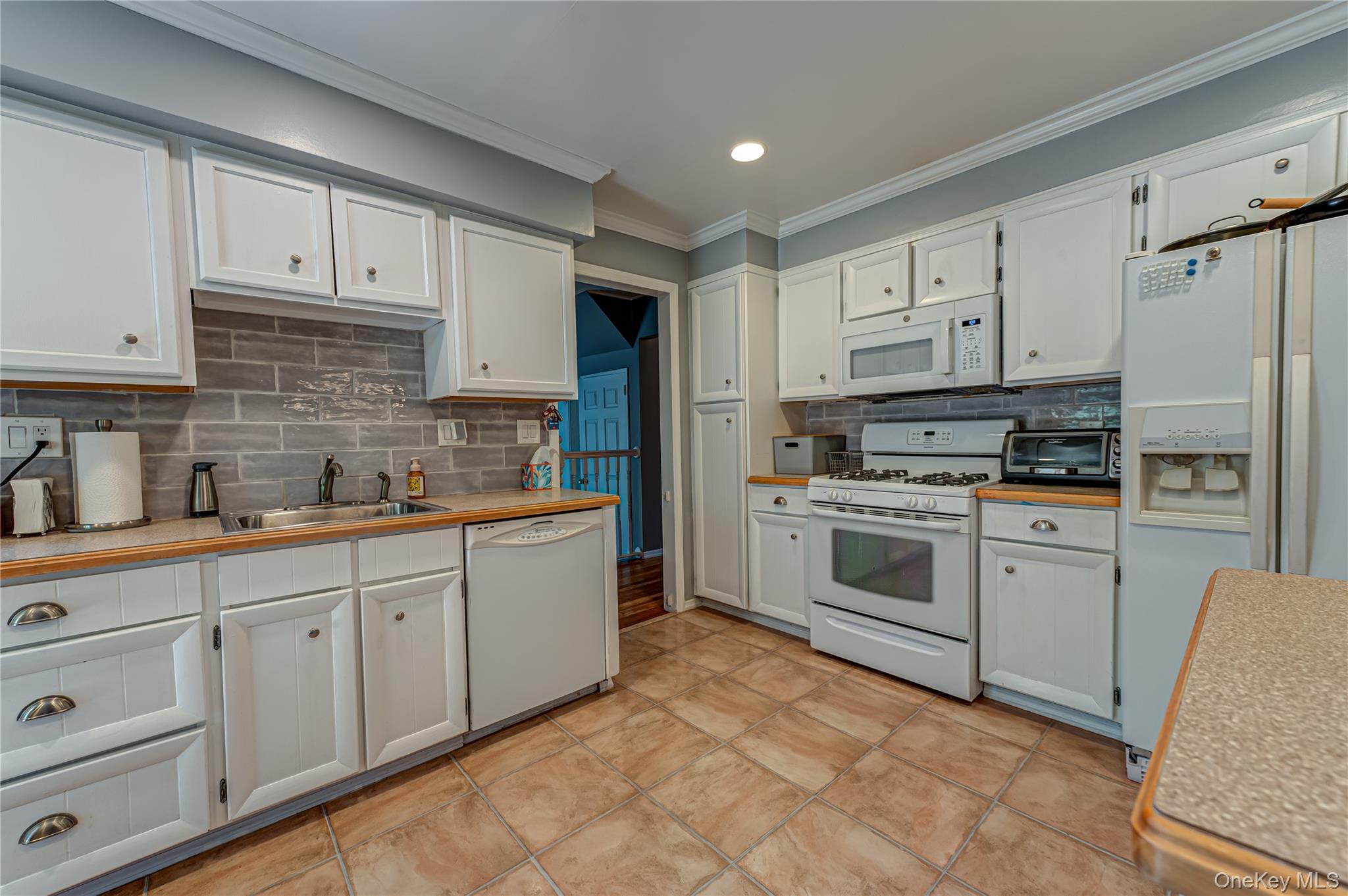 20 Evon Drive Property Photo 8